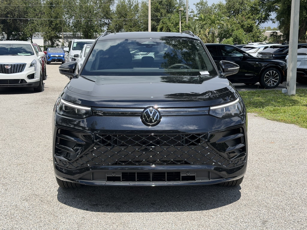 New 2026 Volkswagen Tiguan SE R-Line Black SUV