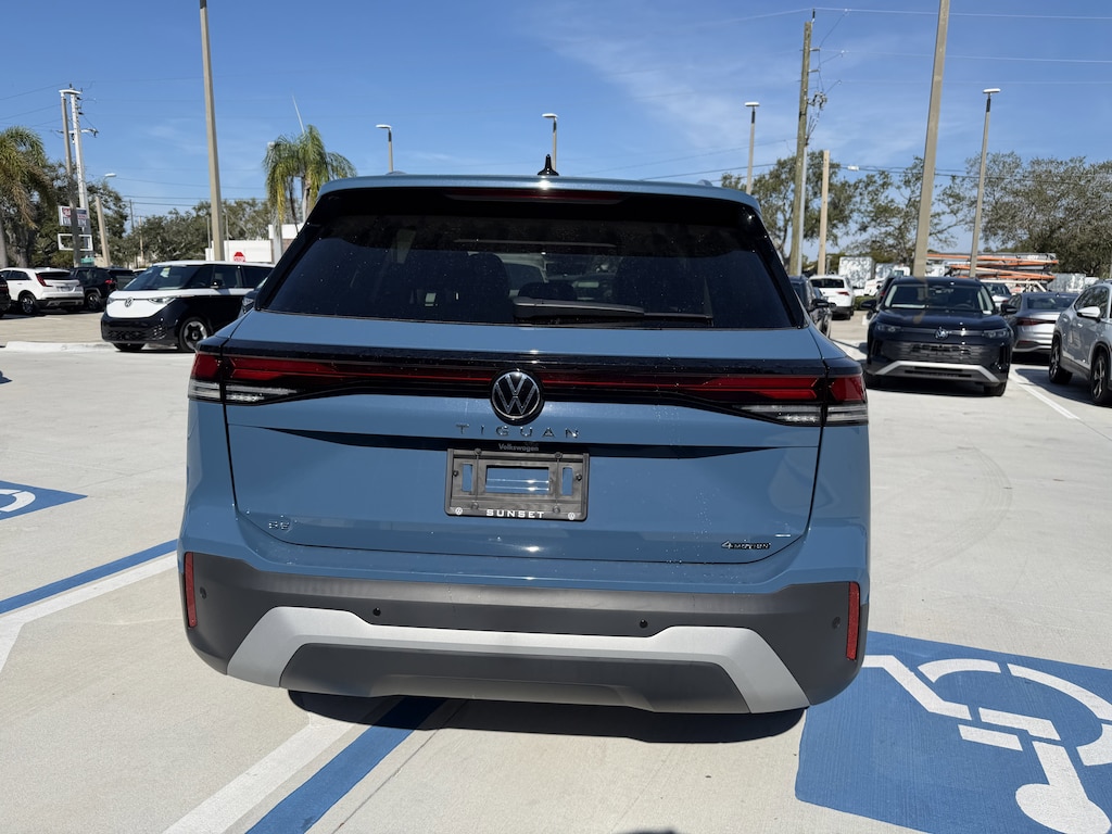 New 2026 Volkswagen Tiguan 2.0T SE SUV