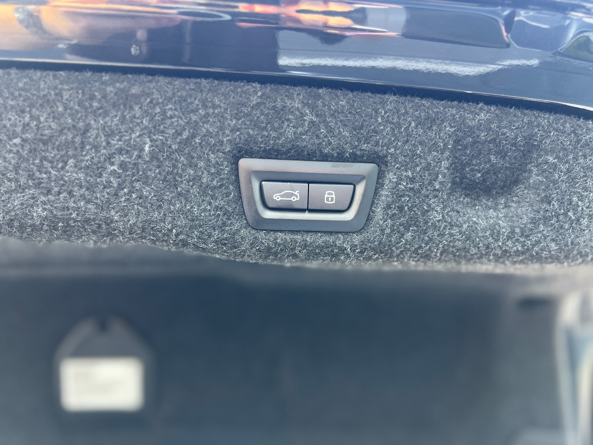 2026 BMW 5 Series 550e - Photo 20