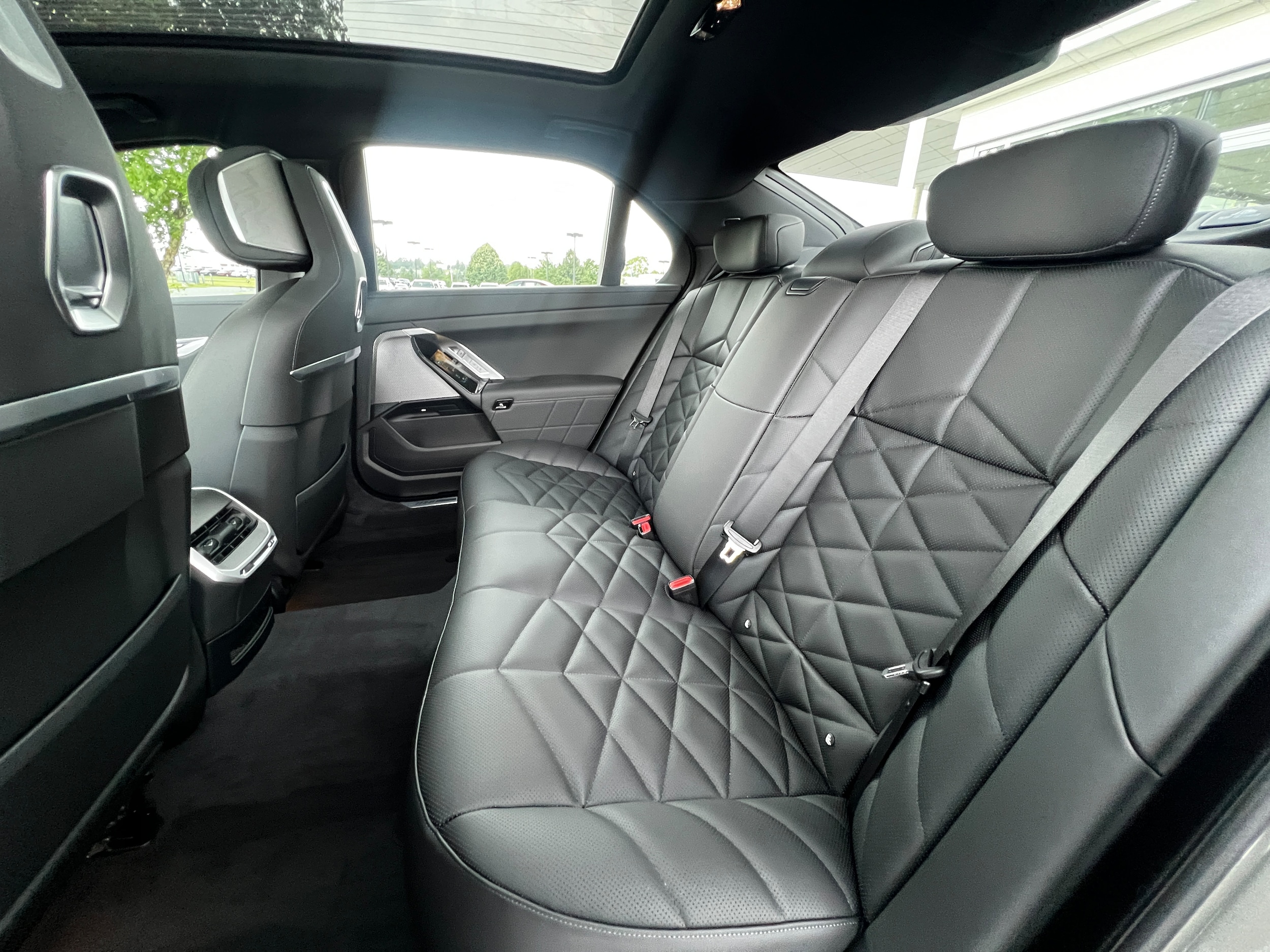 2025 BMW 7 Series 740i - Photo 15
