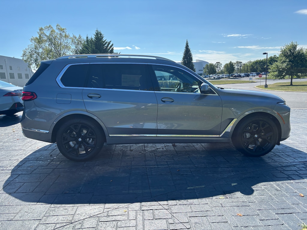 New 2026 BMW X7 xDrive40i SUV