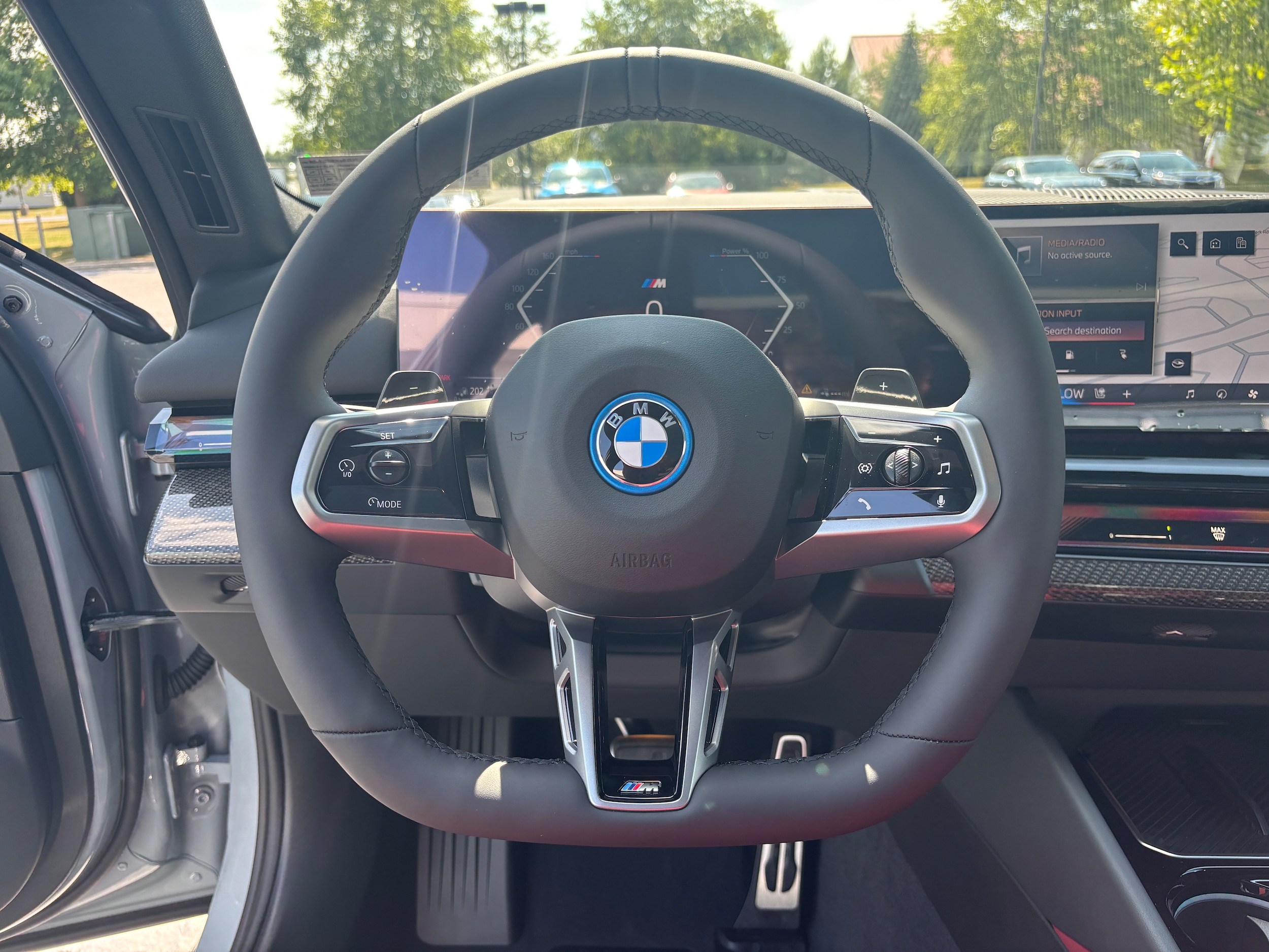 2026 BMW 5 Series 550e - Photo 17