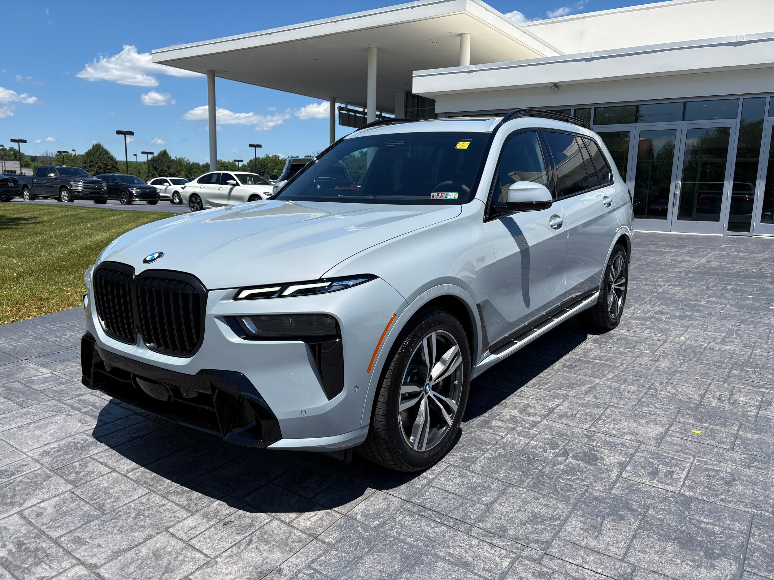 2027 BMW X7