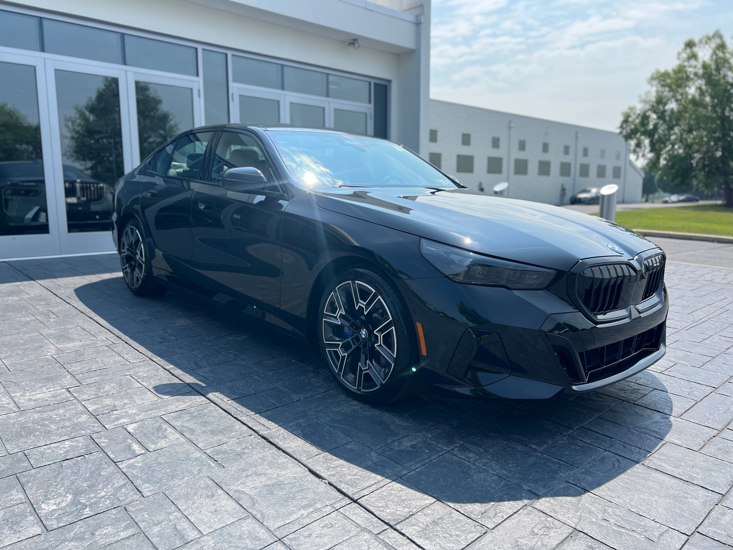 2026 BMW 5 Series 550e - Photo 3