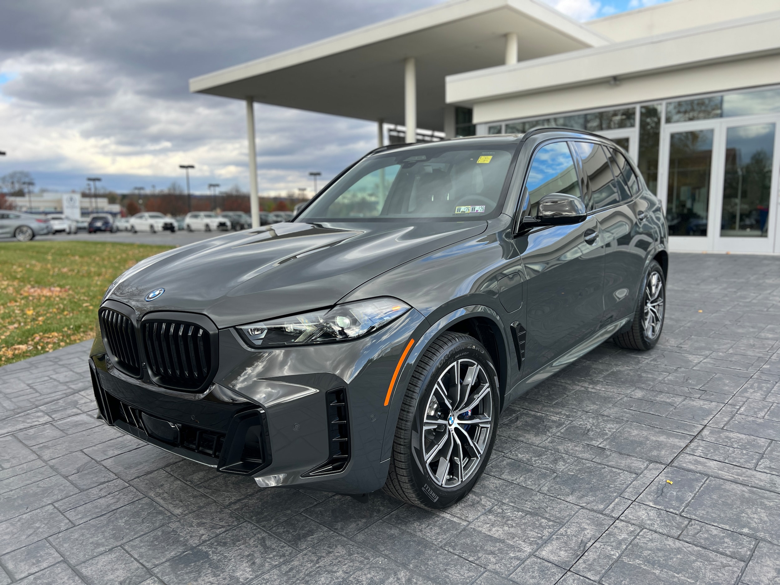 2026 BMW X5 50e's photo