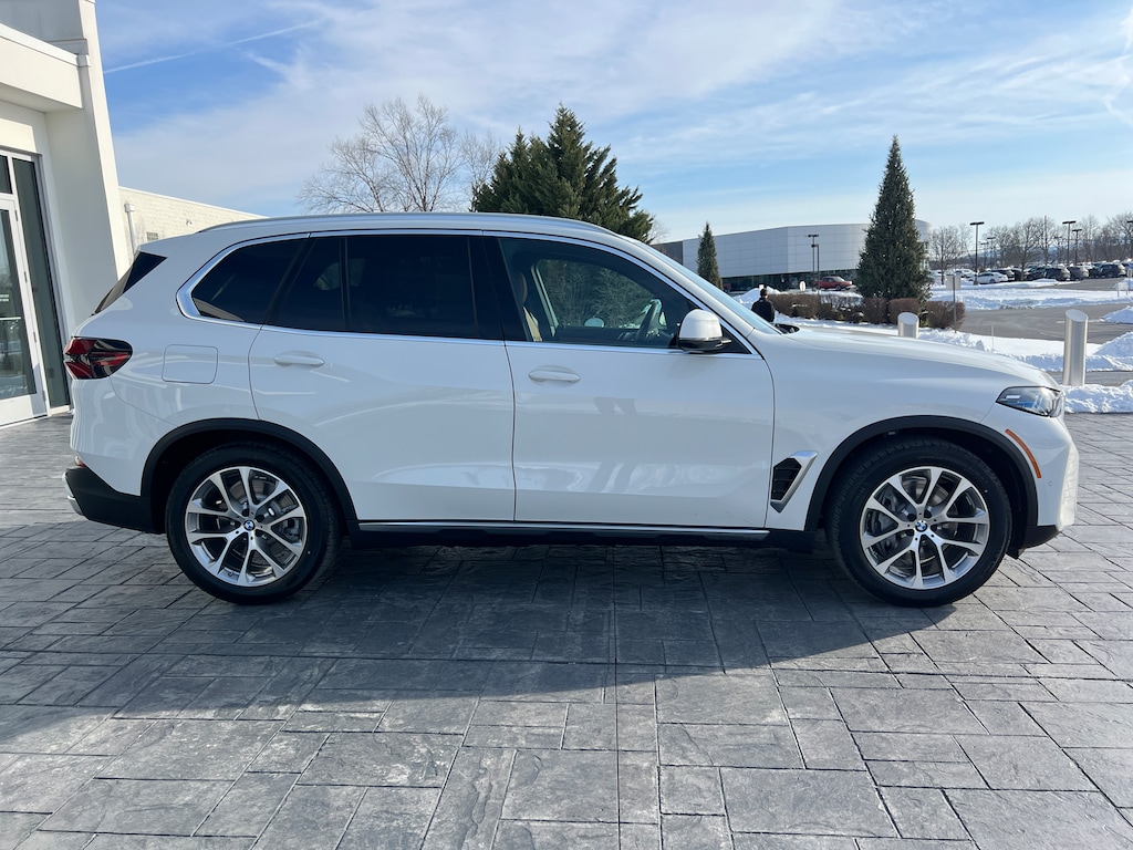 New 2026 BMW X5 PHEV xDrive50e SUV