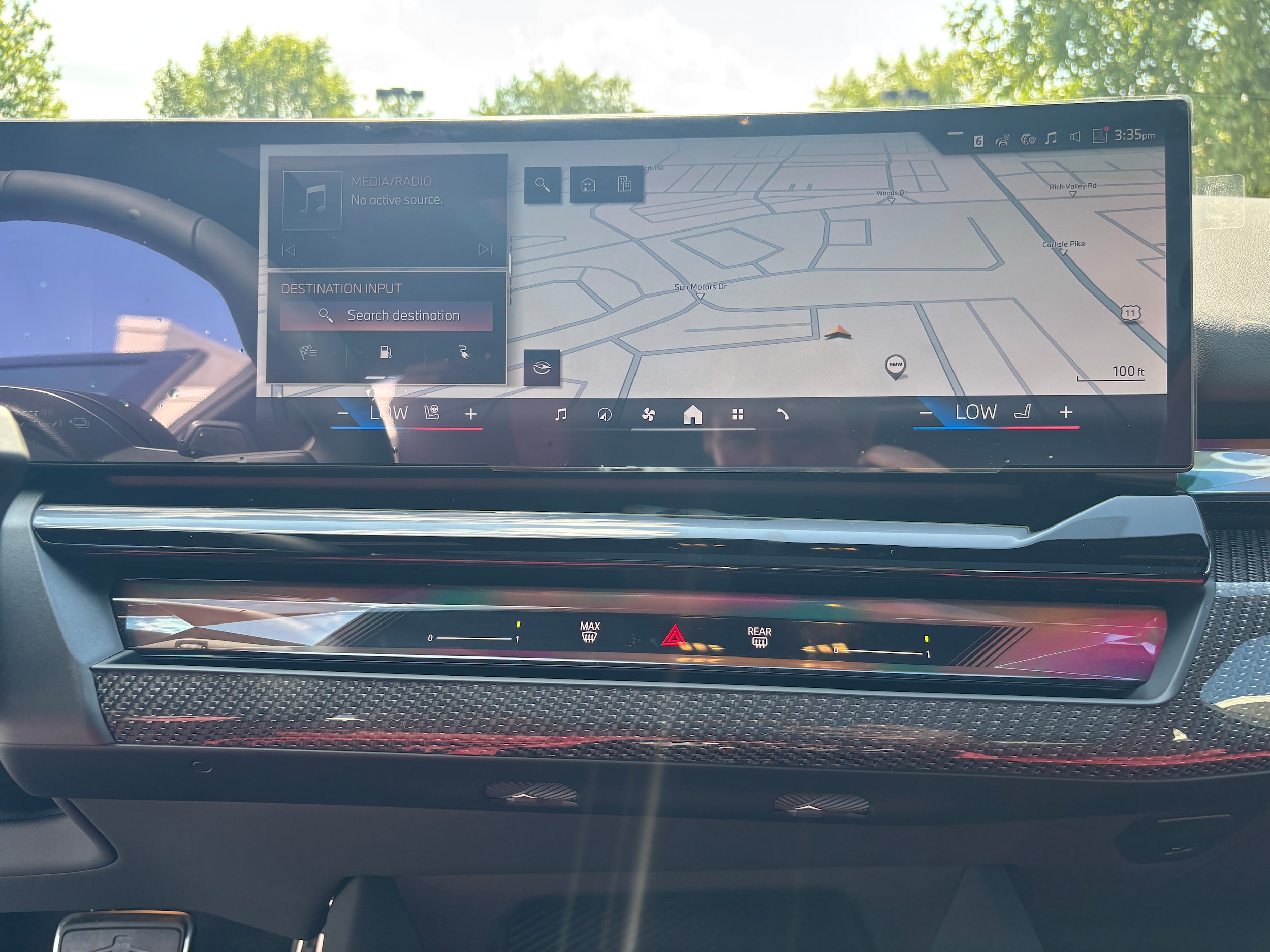 2026 BMW 5 Series 550e - Photo 18