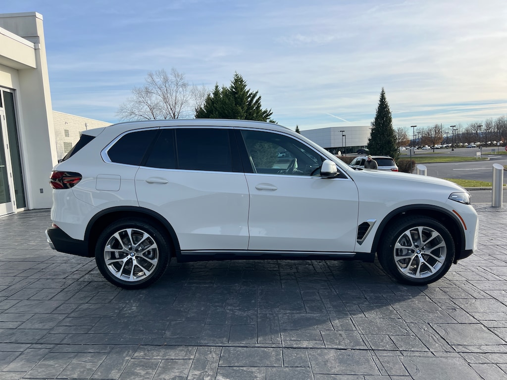 New 2026 BMW X5 xDrive40i SUV