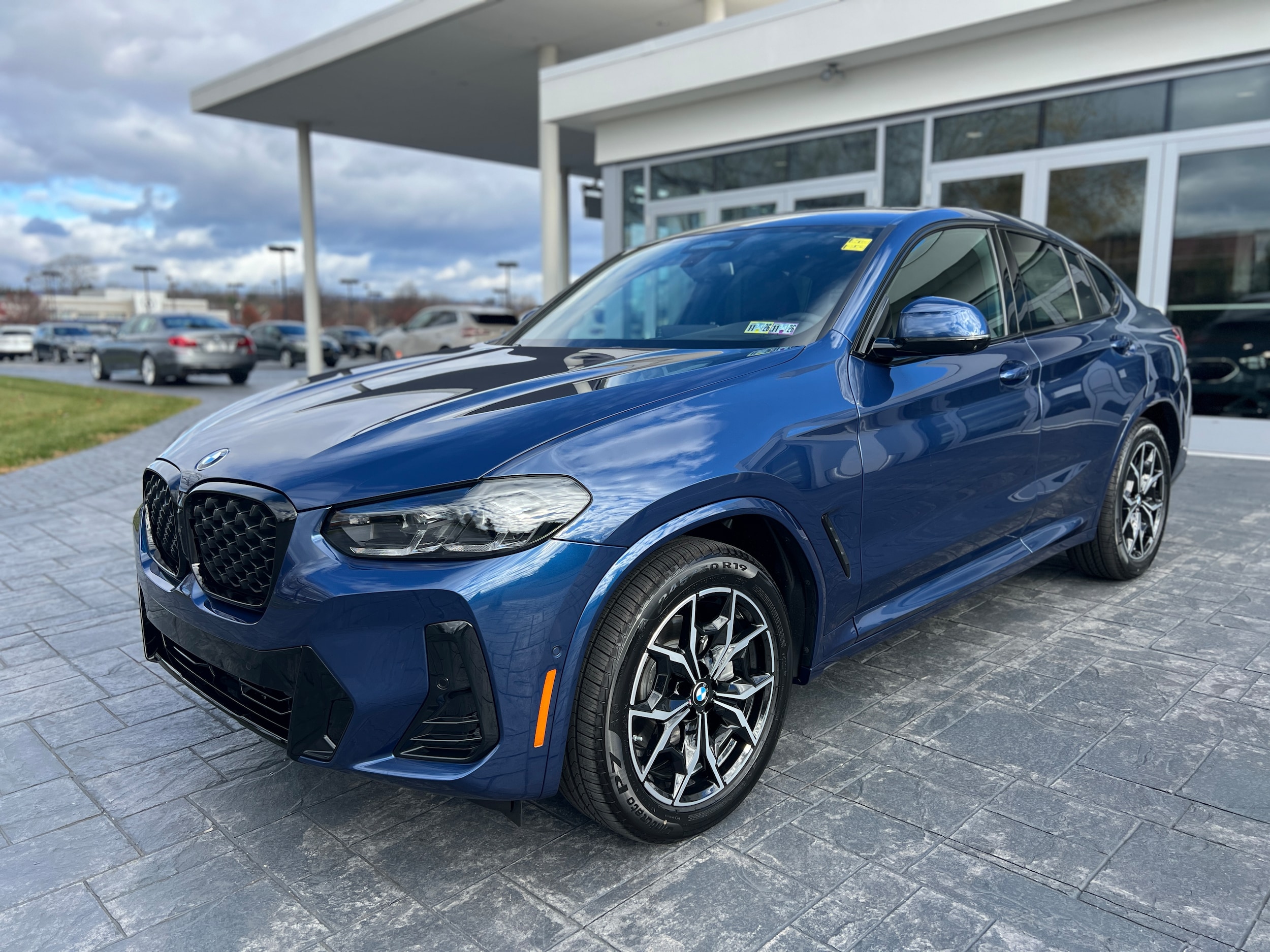 2025 BMW X4 M40i's photo