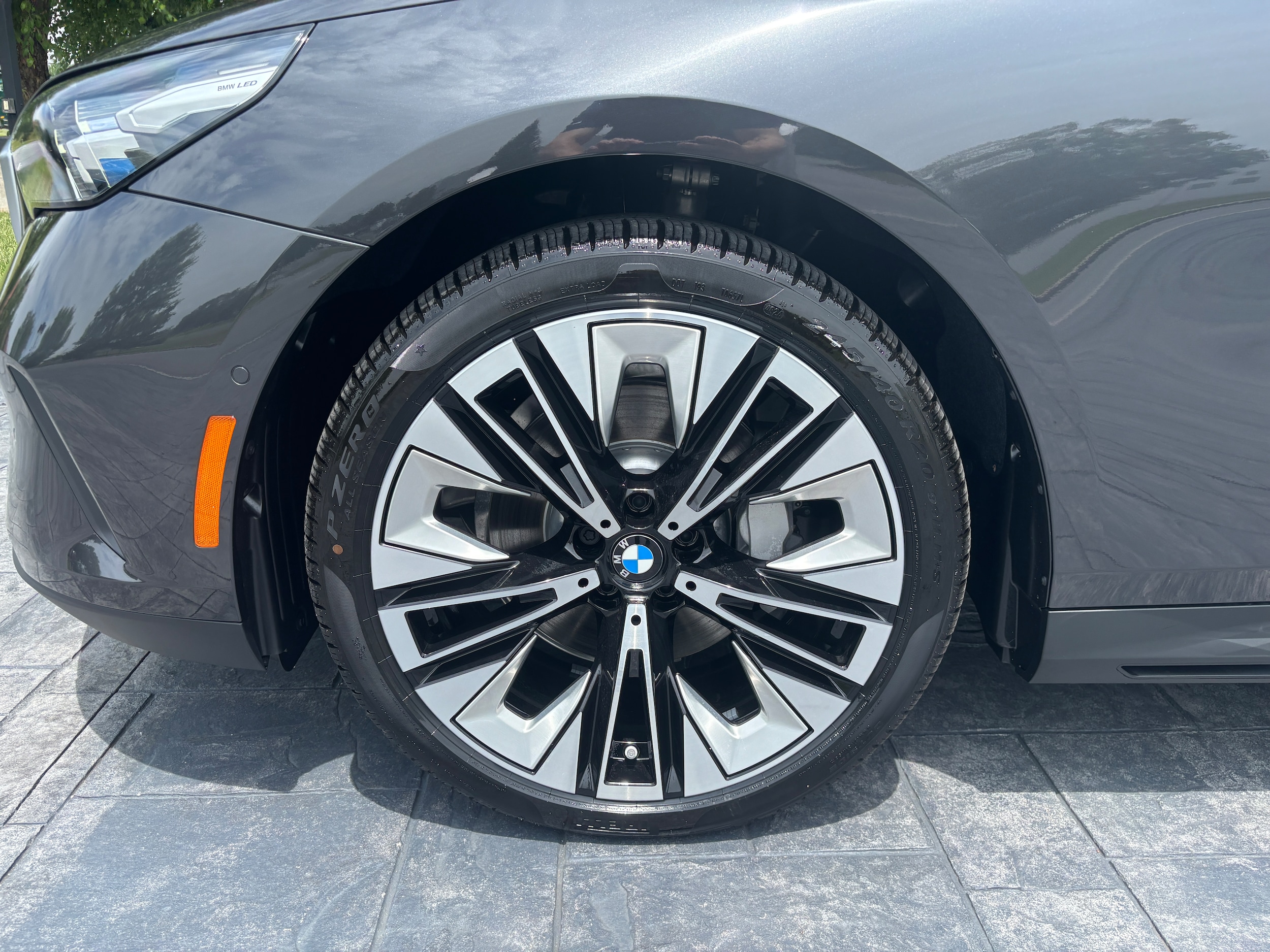 2026 BMW 5 Series 530i - Photo 9