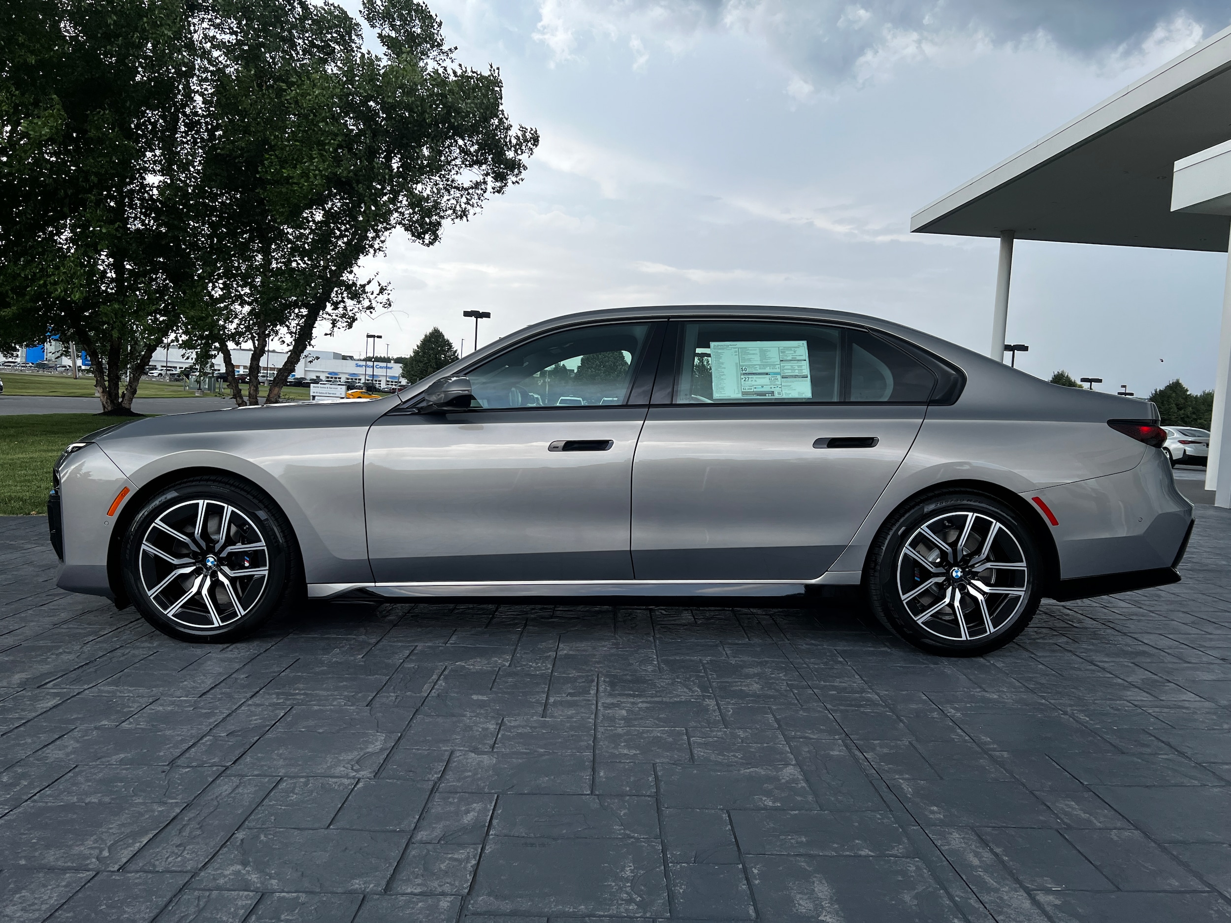2025 BMW 7 Series 740i - Photo 8