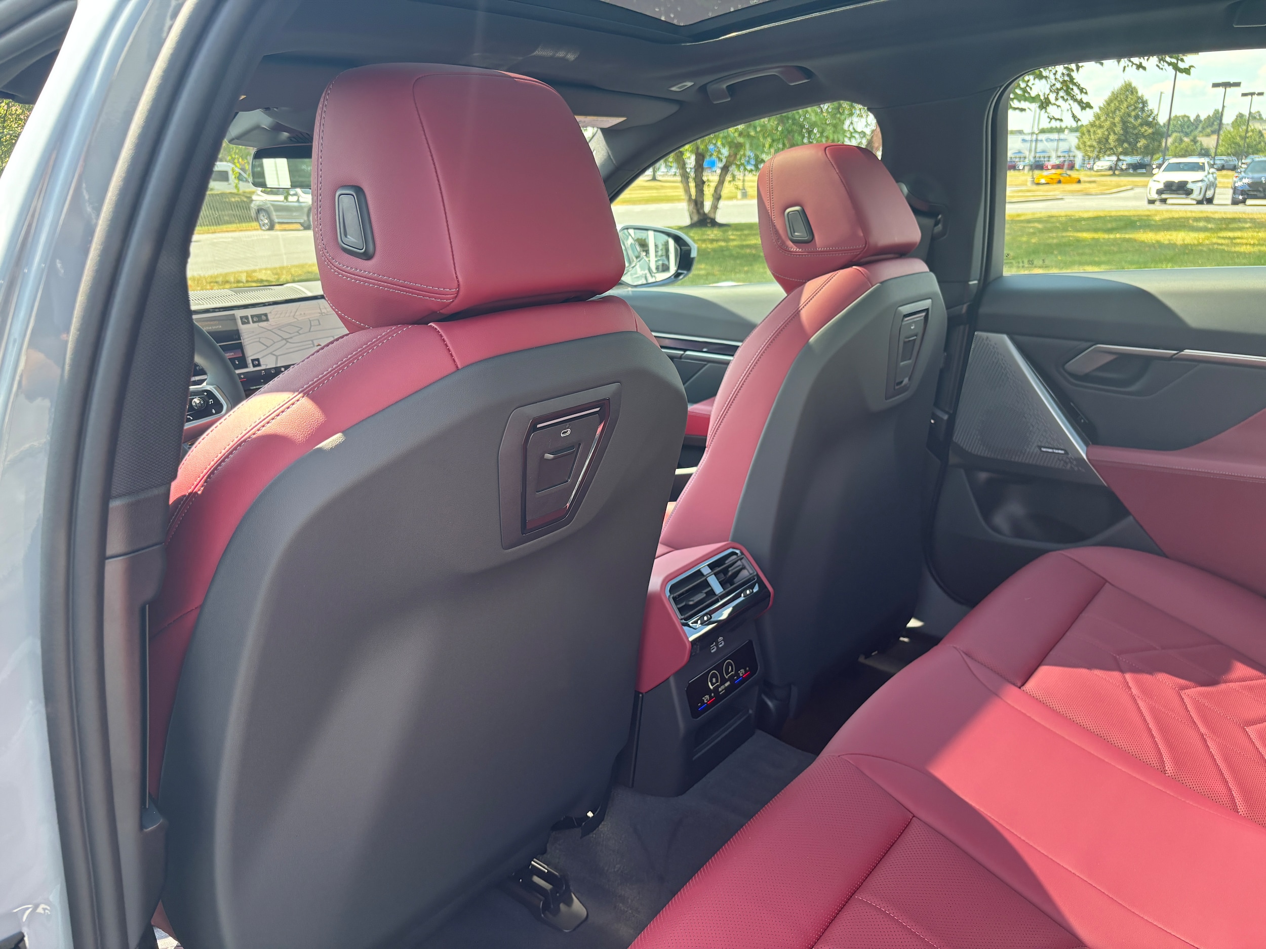 2026 BMW 5 Series 550e - Photo 14