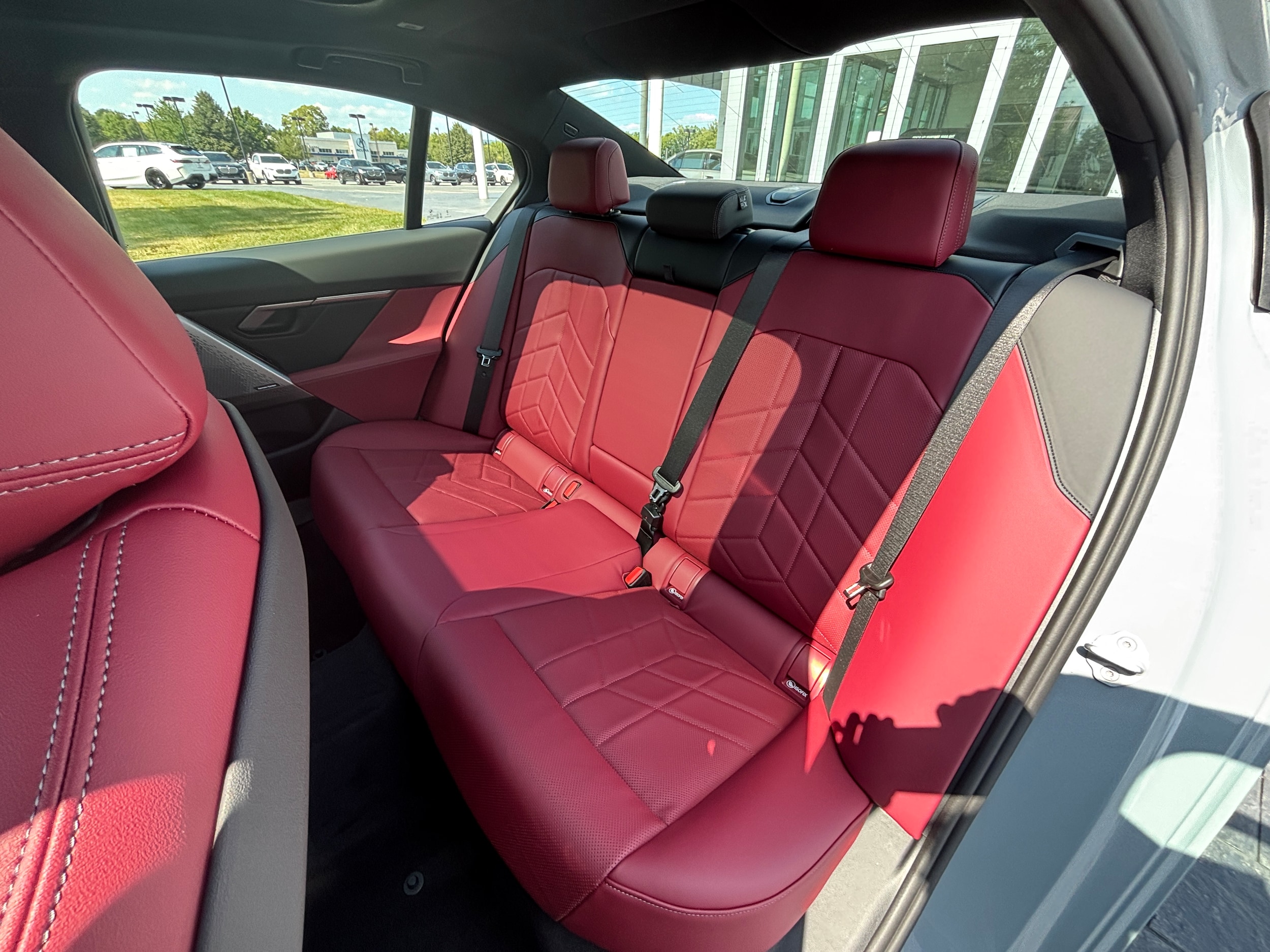 2026 BMW 5 Series 550e - Photo 13