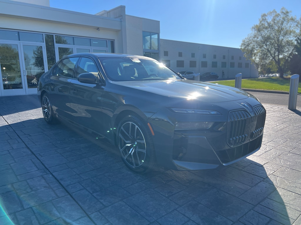 New 2026 BMW 750e xDrive Sedan