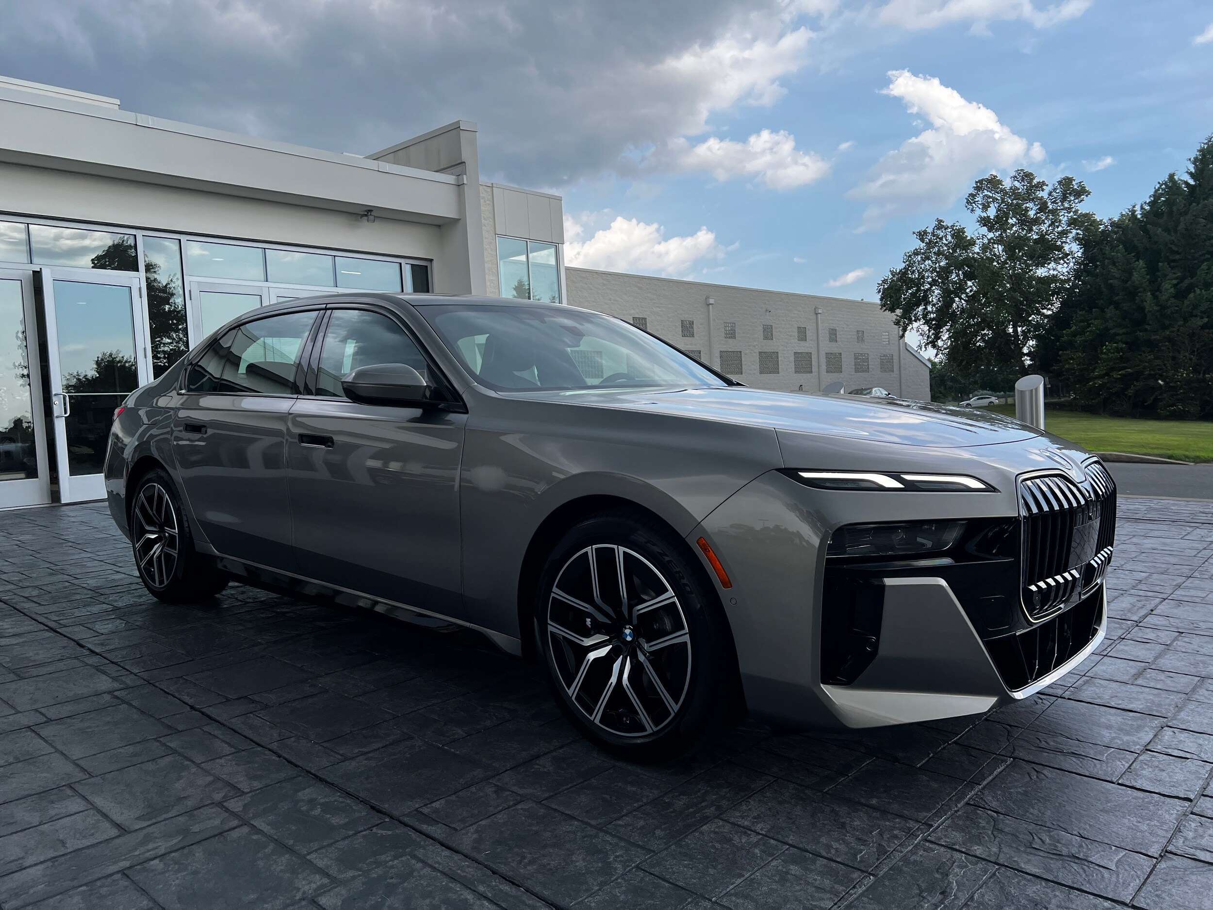 2025 Bmw 740i xDrive Sedan photo 3