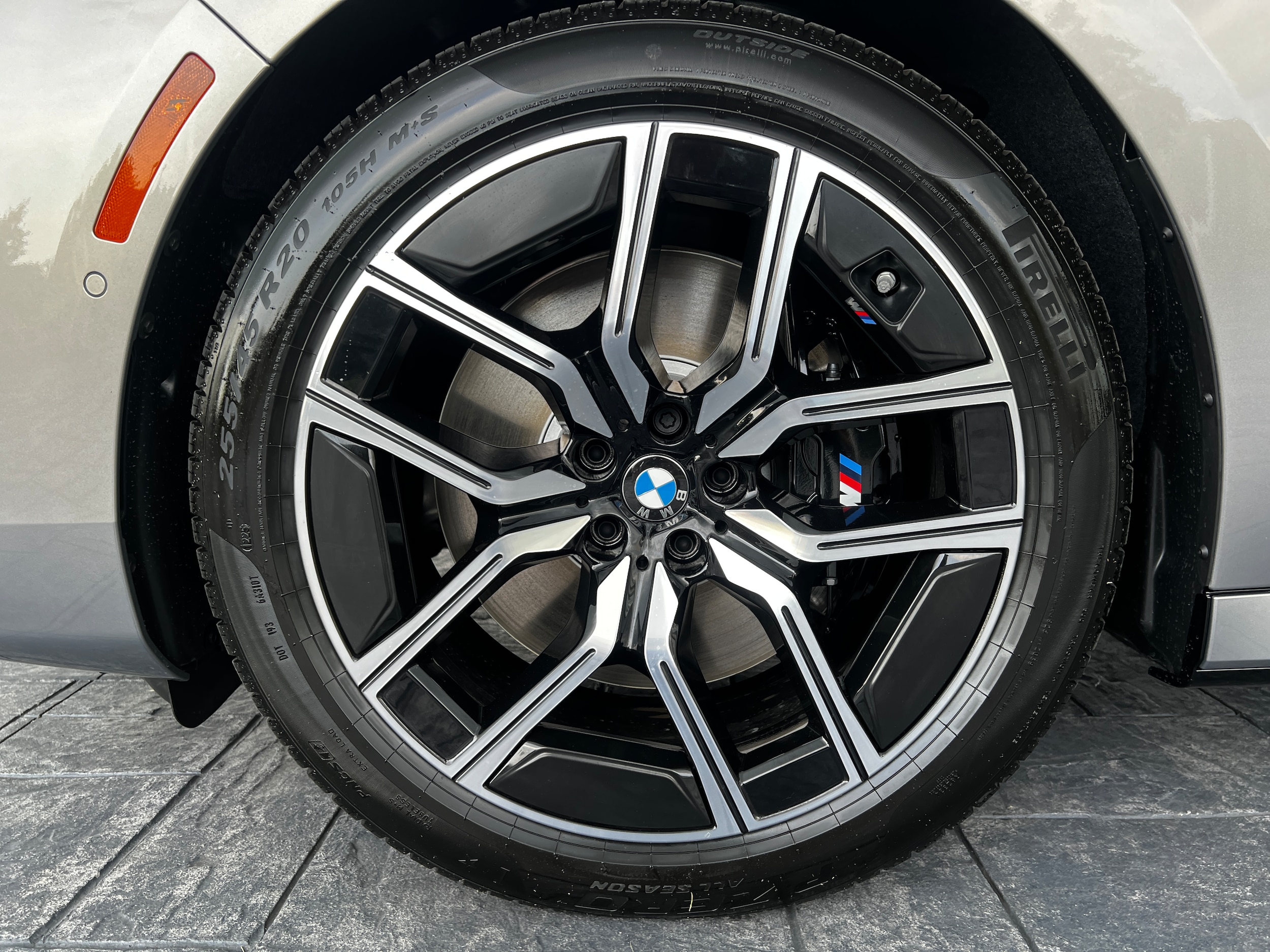 2025 BMW 7 Series 740i - Photo 9