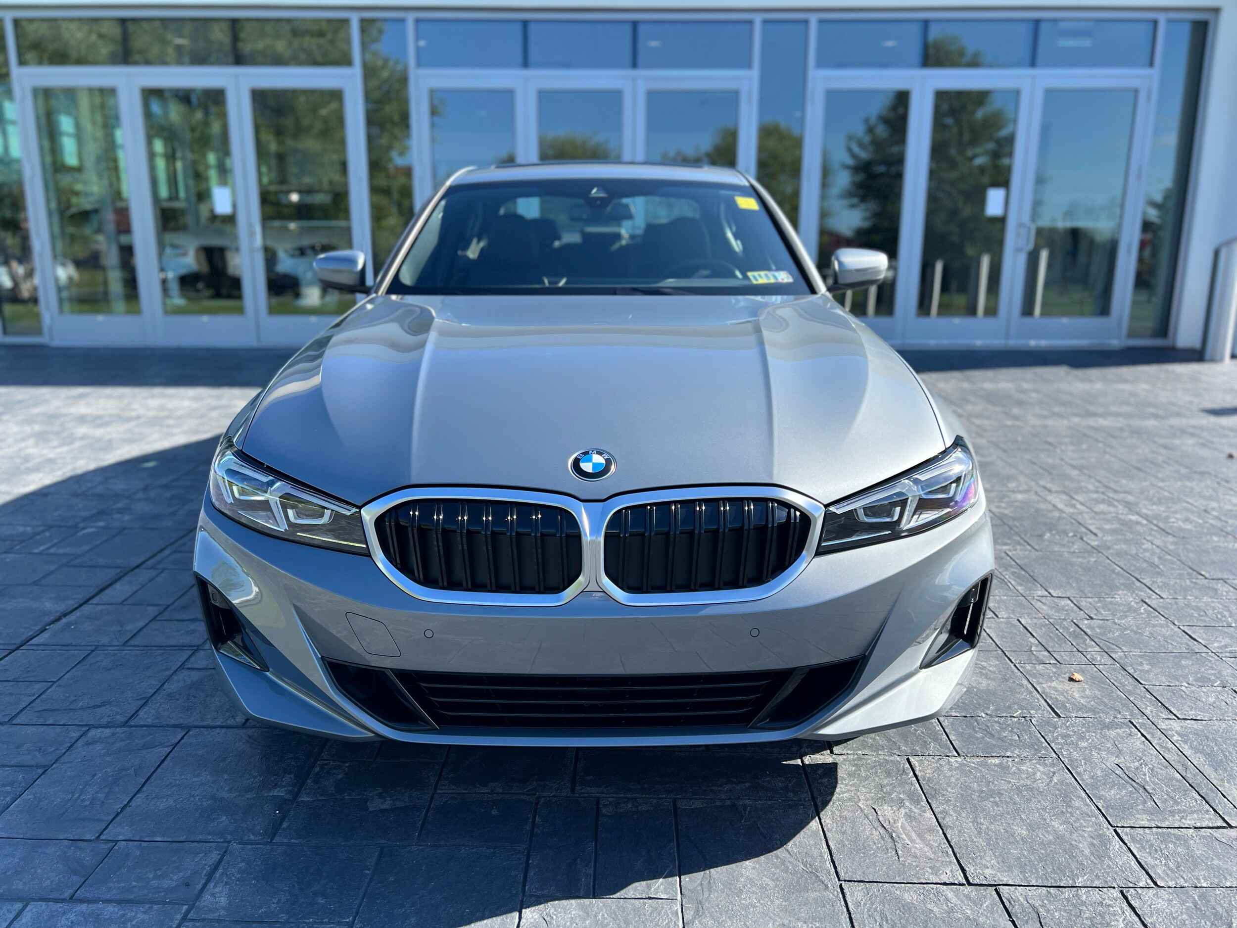 2025 Bmw 330i xDrive photo 2