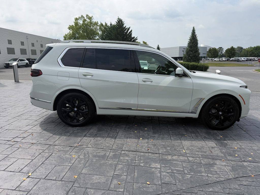 New 2027 BMW X7 xDrive40i SUV