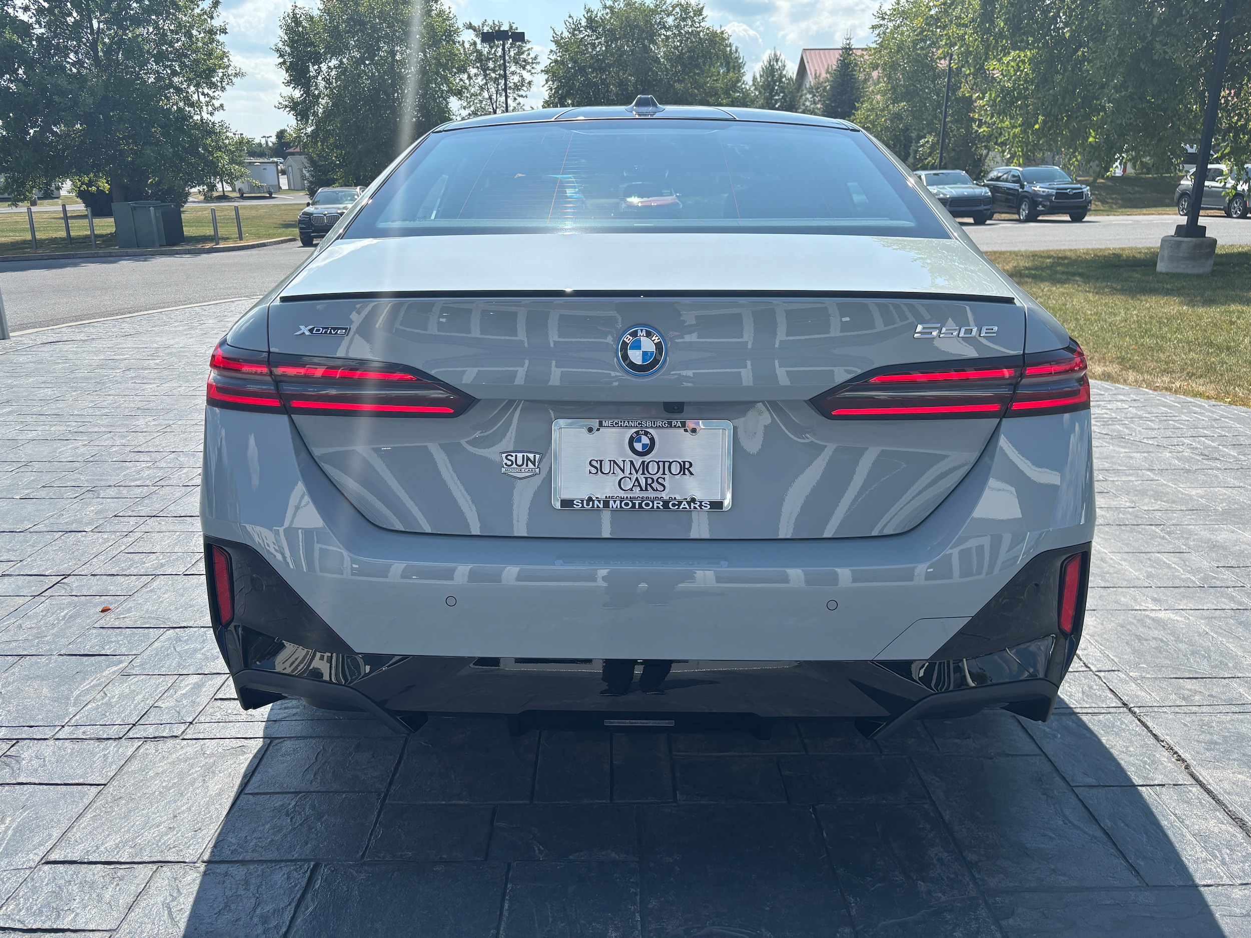 2026 BMW 5 Series 550e - Photo 6
