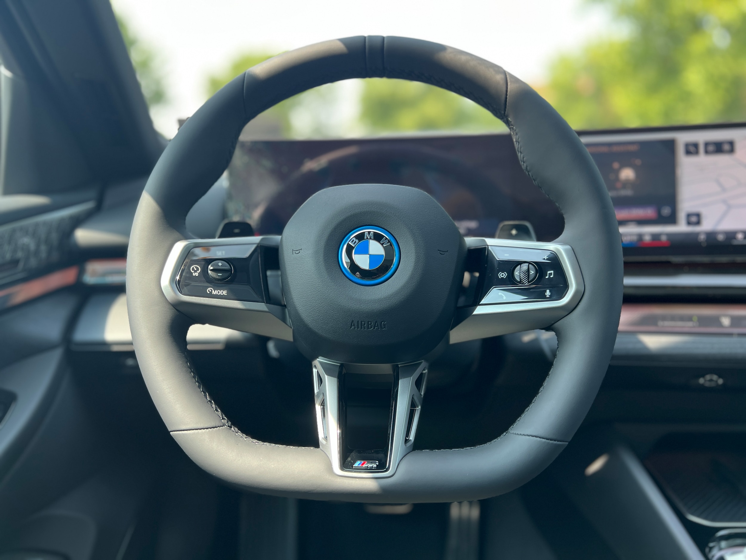 2026 BMW 5 Series 550e - Photo 16