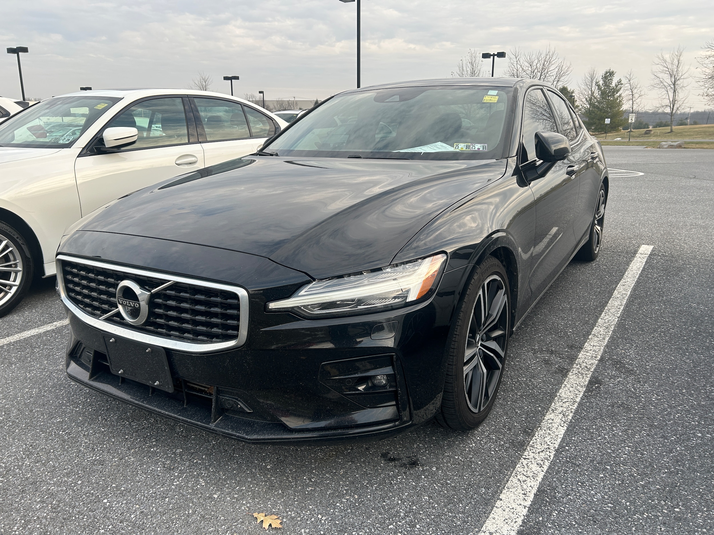 2019 Volvo S60 R-Design's photo
