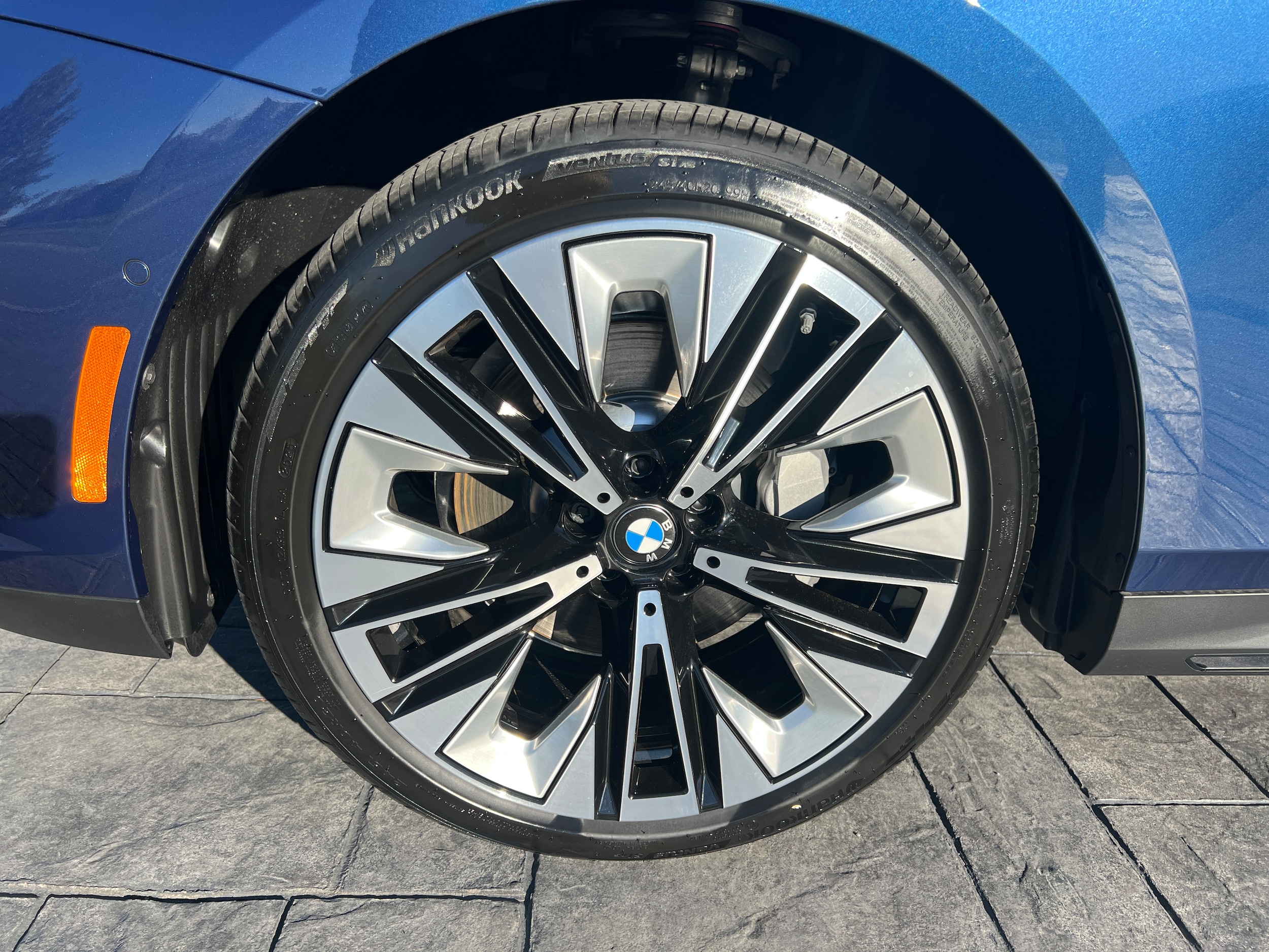 2026 BMW 5 Series 530i - Photo 9
