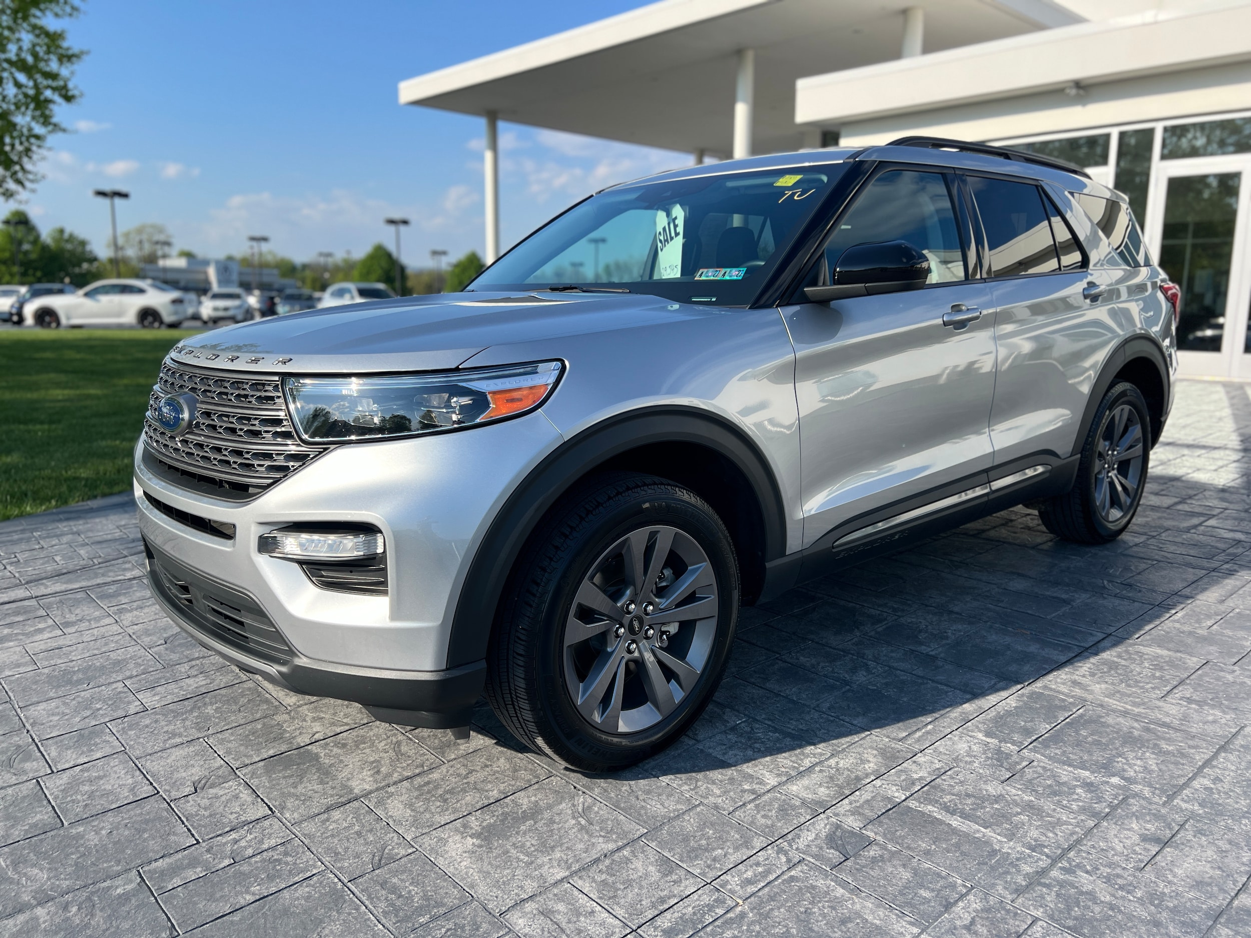 2022 Ford Explorer XLT 4WD's photo