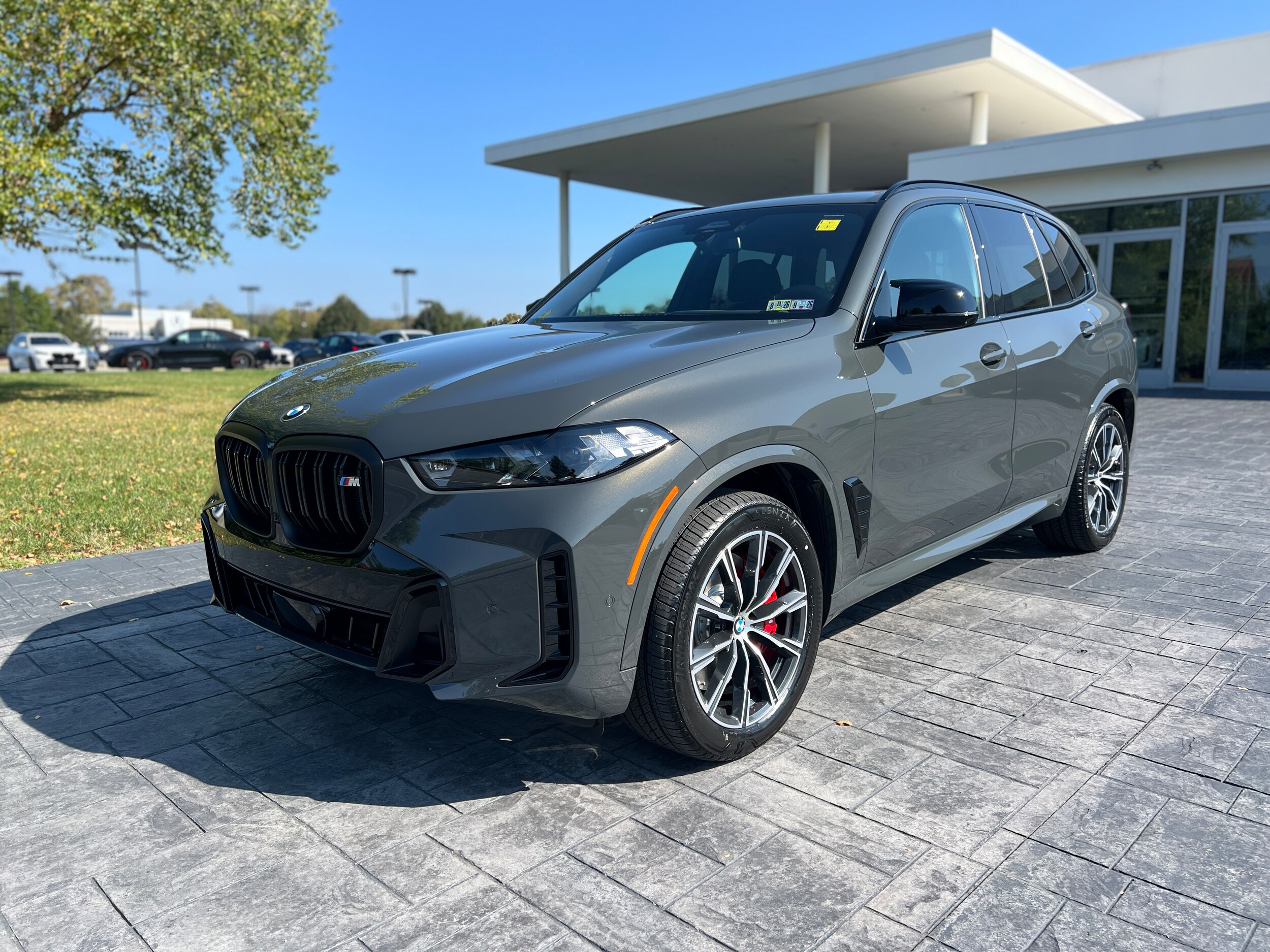 2025 Bmw X5 M60i photo 2
