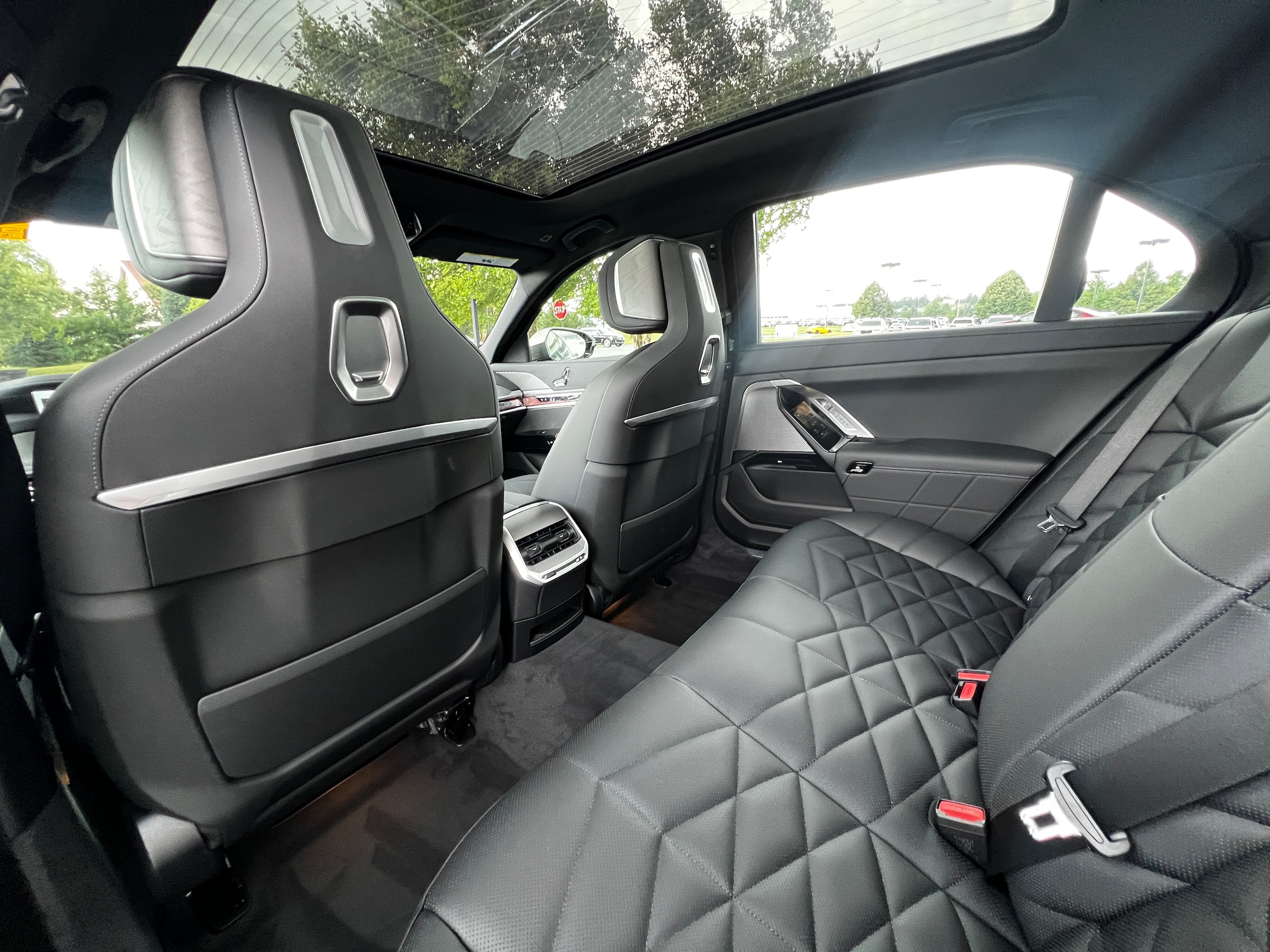 2025 BMW 7 Series 740i - Photo 14