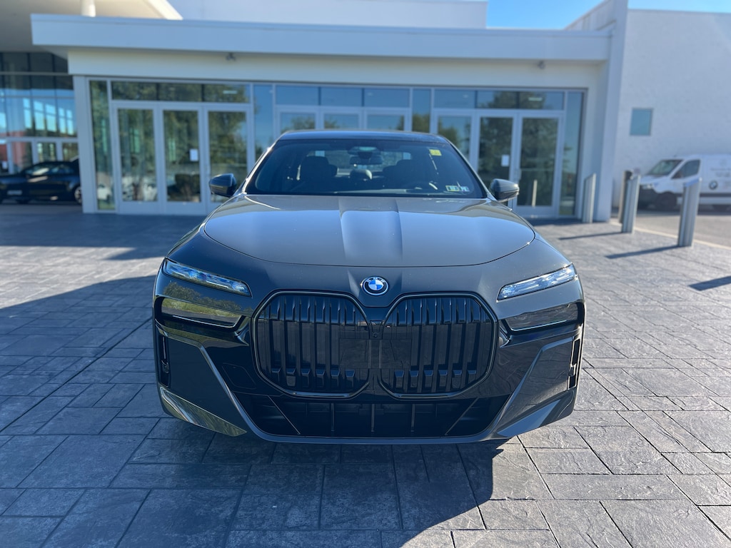 New 2026 BMW 750e xDrive Sedan