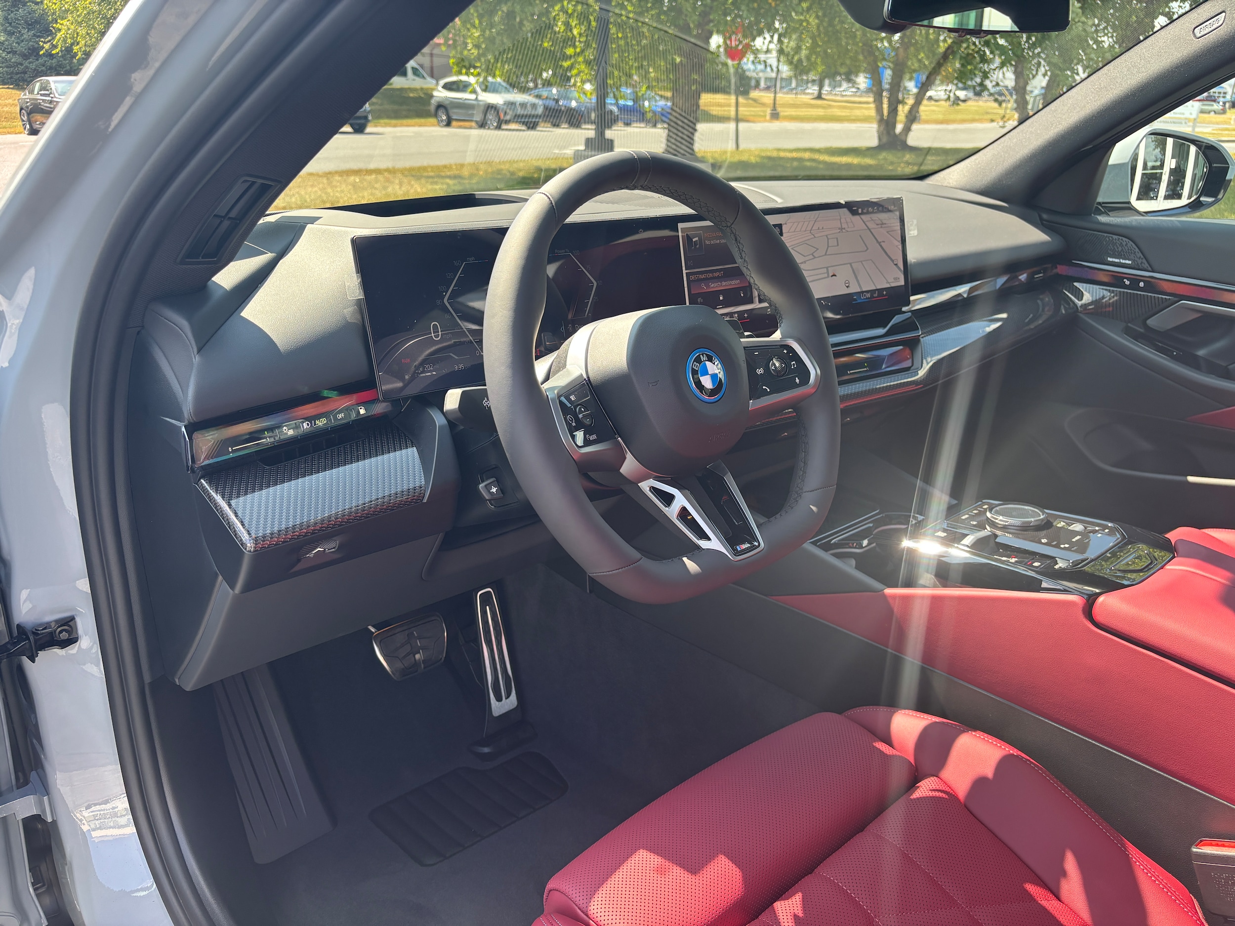 2026 BMW 5 Series 550e - Photo 11