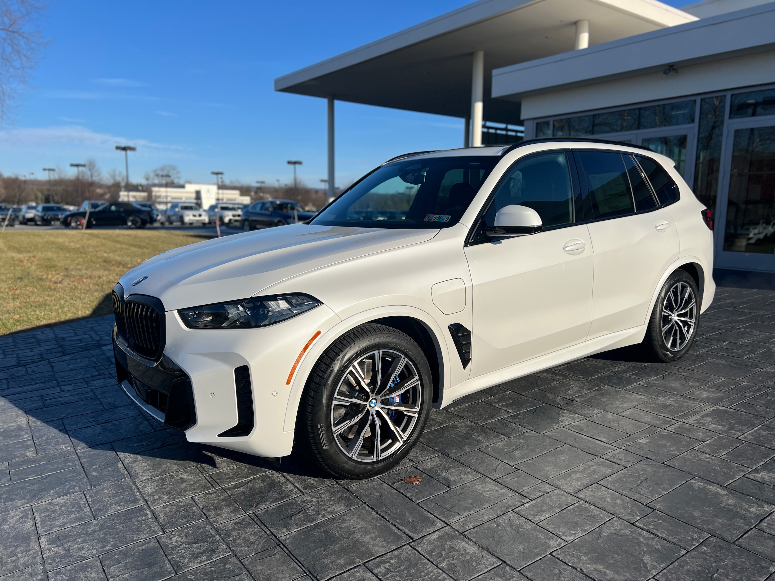 2026 BMW X5 50e's photo