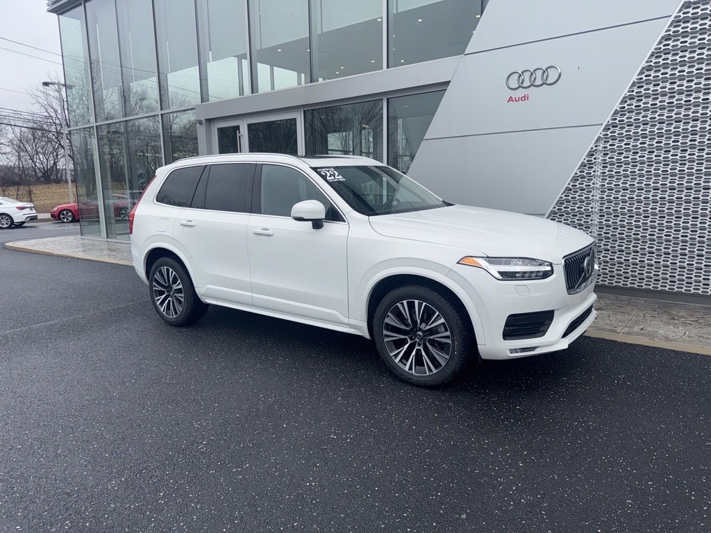 2022 Volvo XC90 Momentum