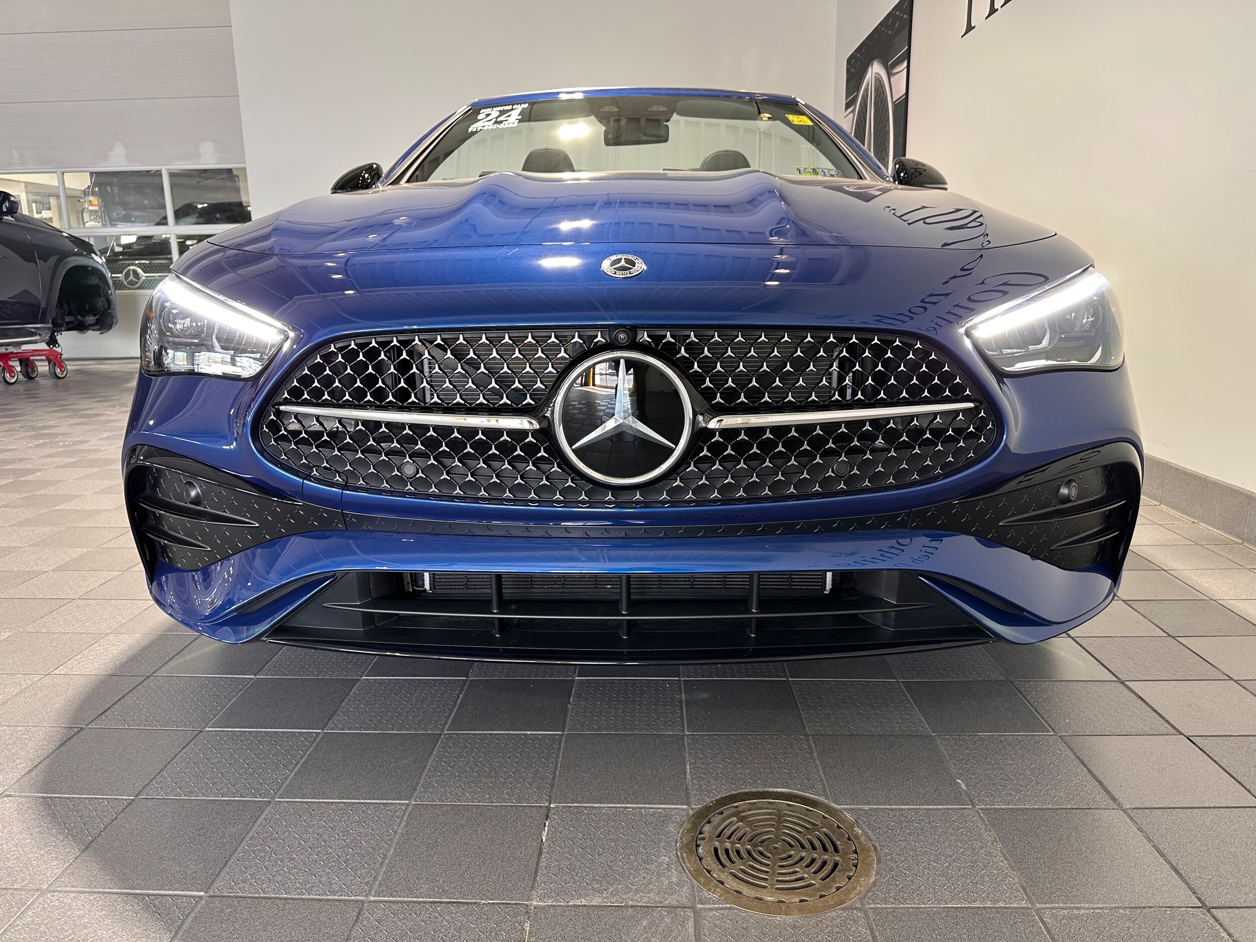 2024 Mercedes Benz CLE 450 4MATIC Cabriolet photo 2