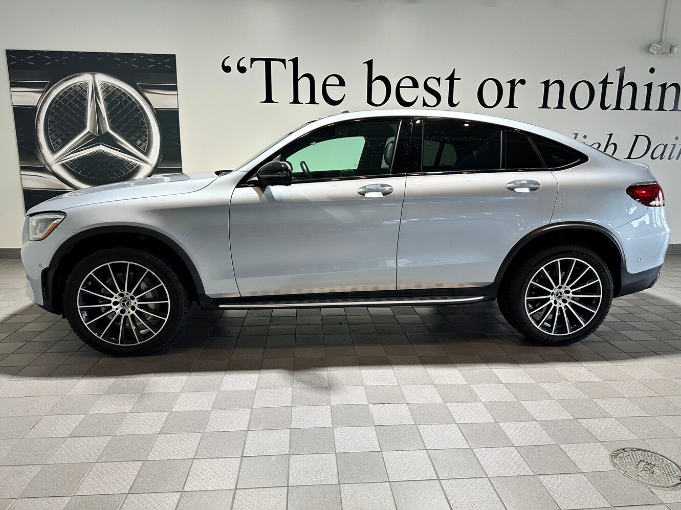 2023 Mercedes Benz GLC 300 AMG photo 2