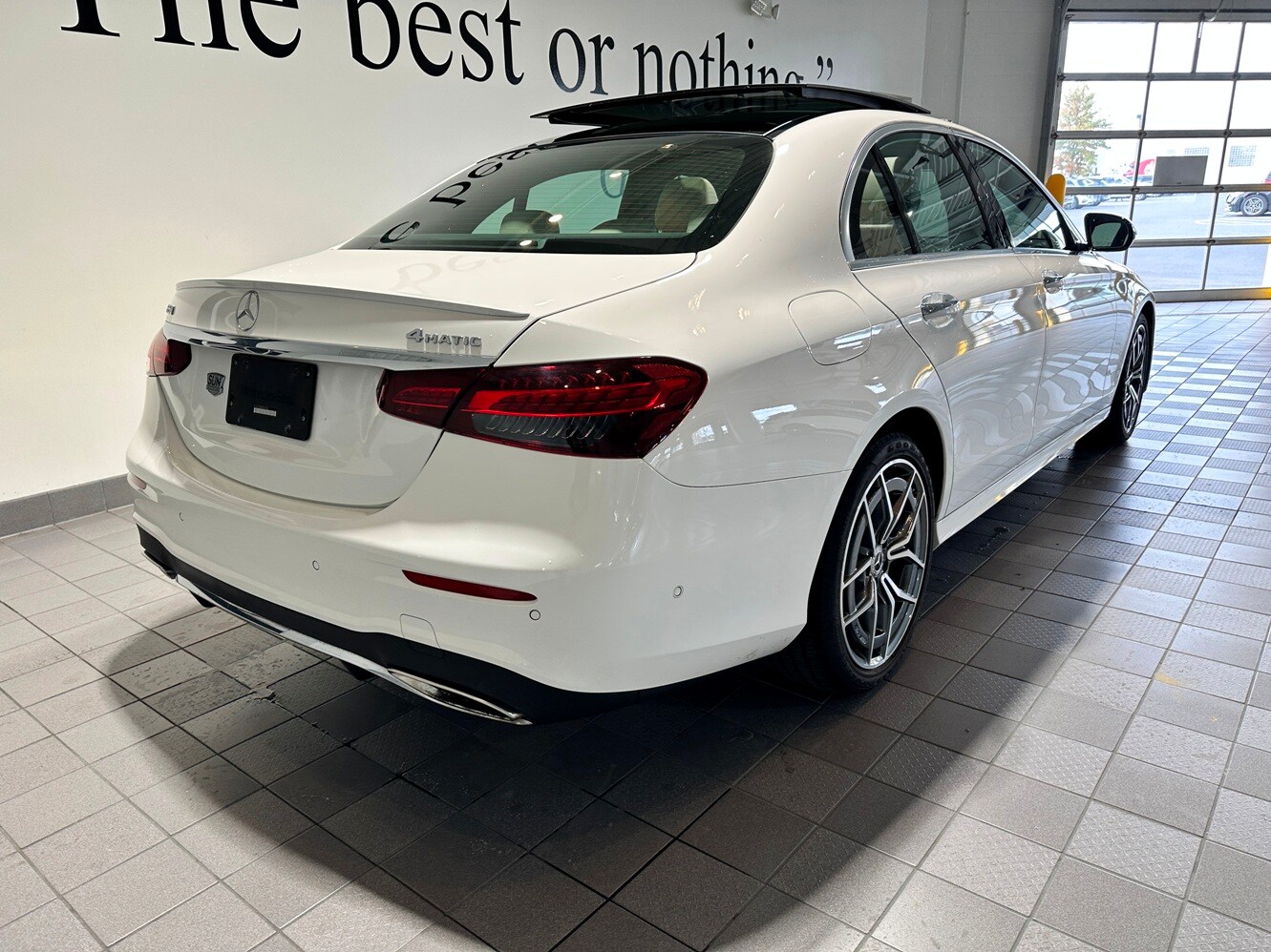 2023 Mercedes Benz E 350 4MATIC AMG photo 4