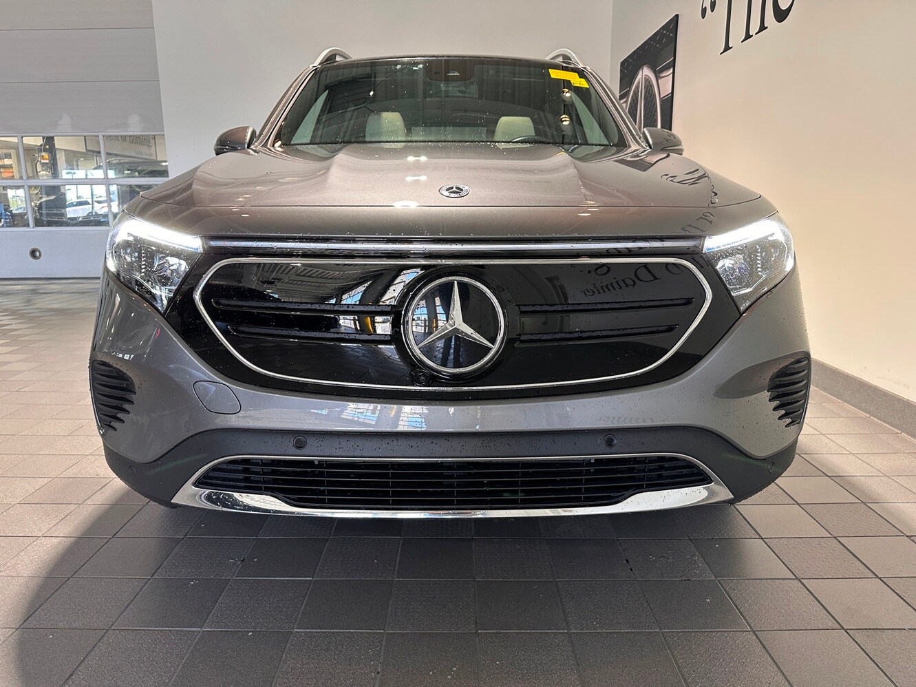 2023 Mercedes Benz EQB 300 4MATIC photo 2