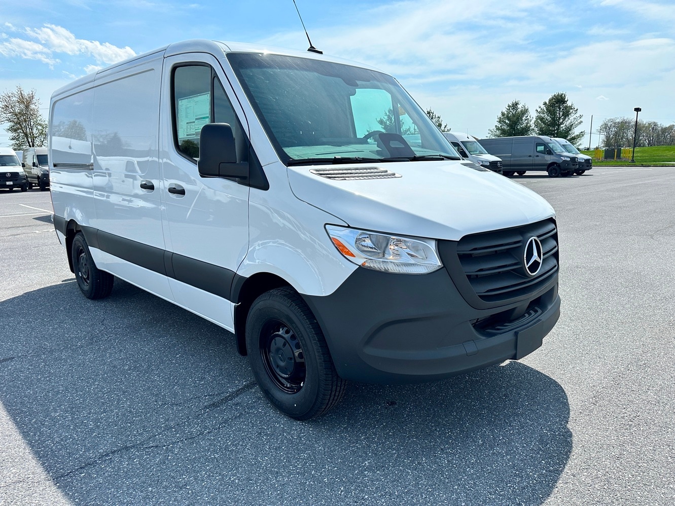 2026 Mercedes-Benz Sprinter 2500 144 WB's photo