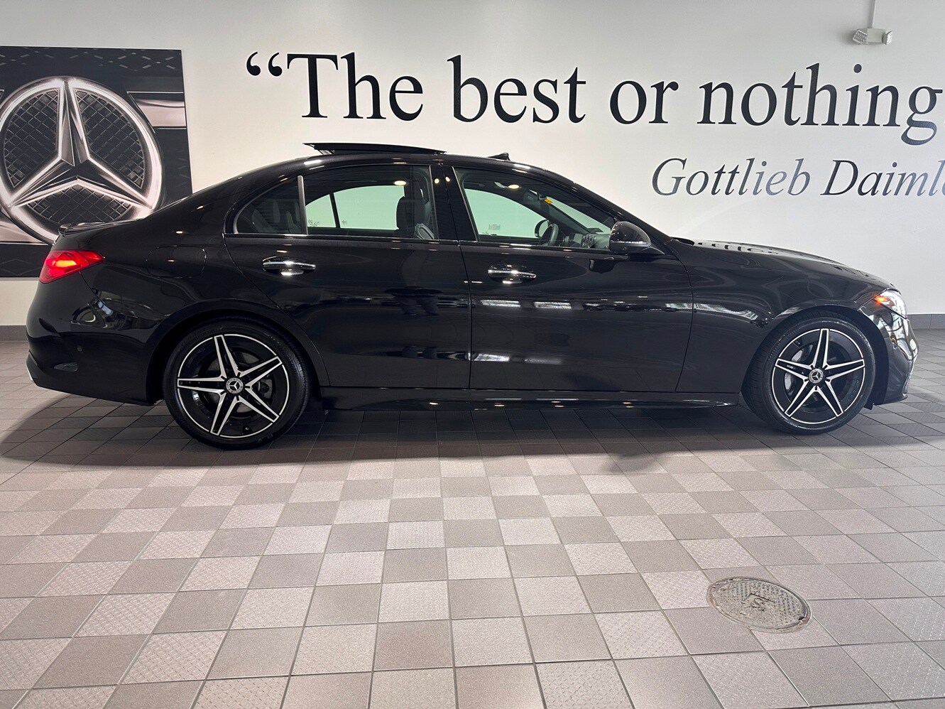 2024 Mercedes Benz C 300 4MATIC AMG photo 3
