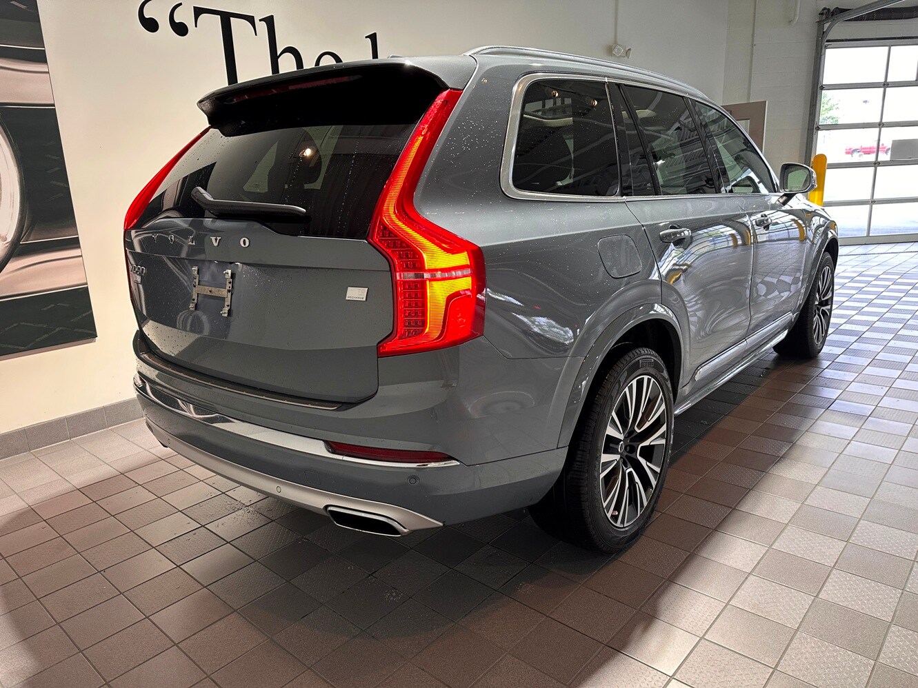 2021 Volvo XC90 T8 Inscription Expression photo 3