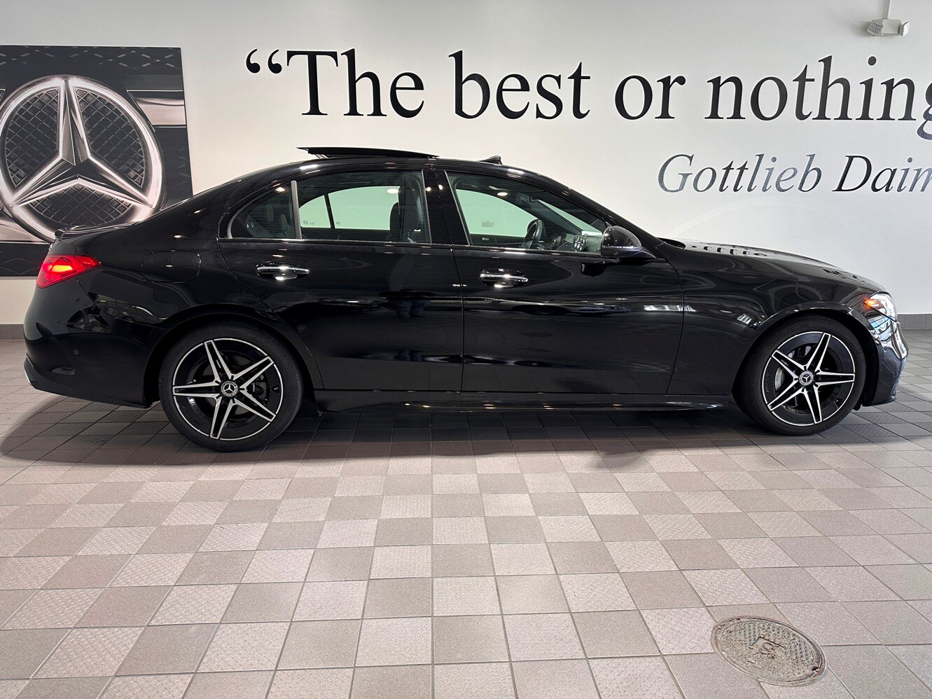 2024 Mercedes Benz C 300 4MATIC AMG photo 3