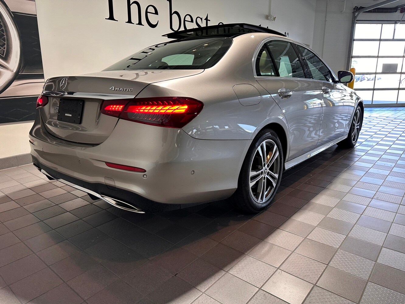 2023 Mercedes Benz E 350 4MATIC photo 4
