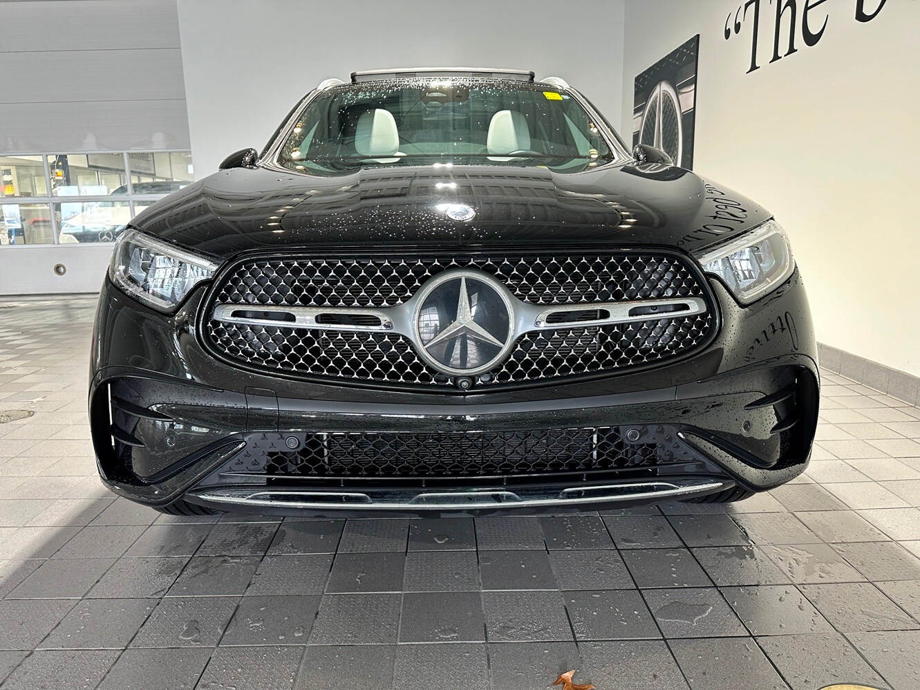 2024 Mercedes Benz GLC 300 4MATIC AMG photo 2