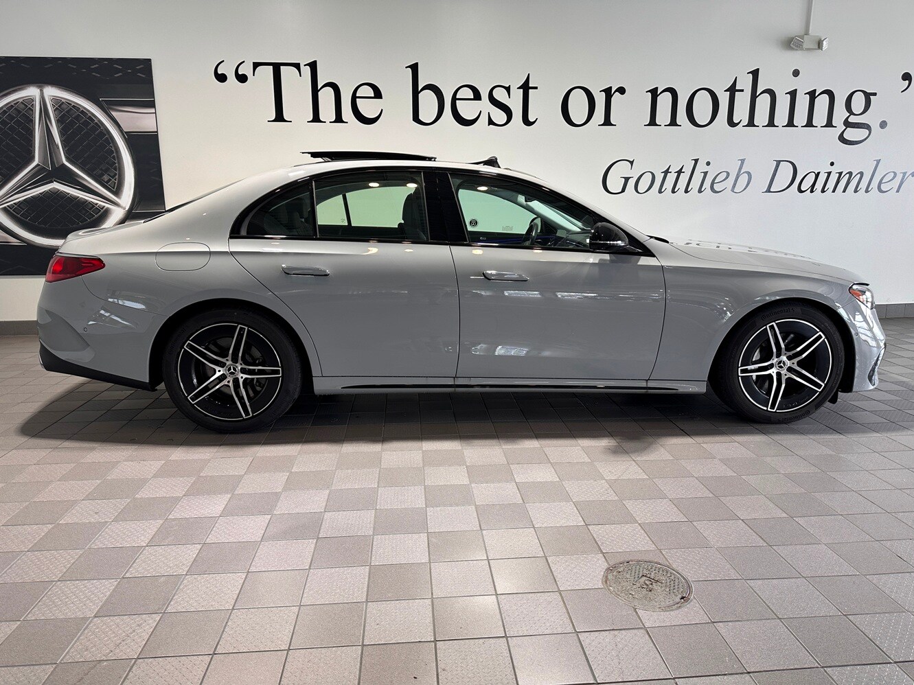 2025 Mercedes Benz E 450 4MATIC photo 3