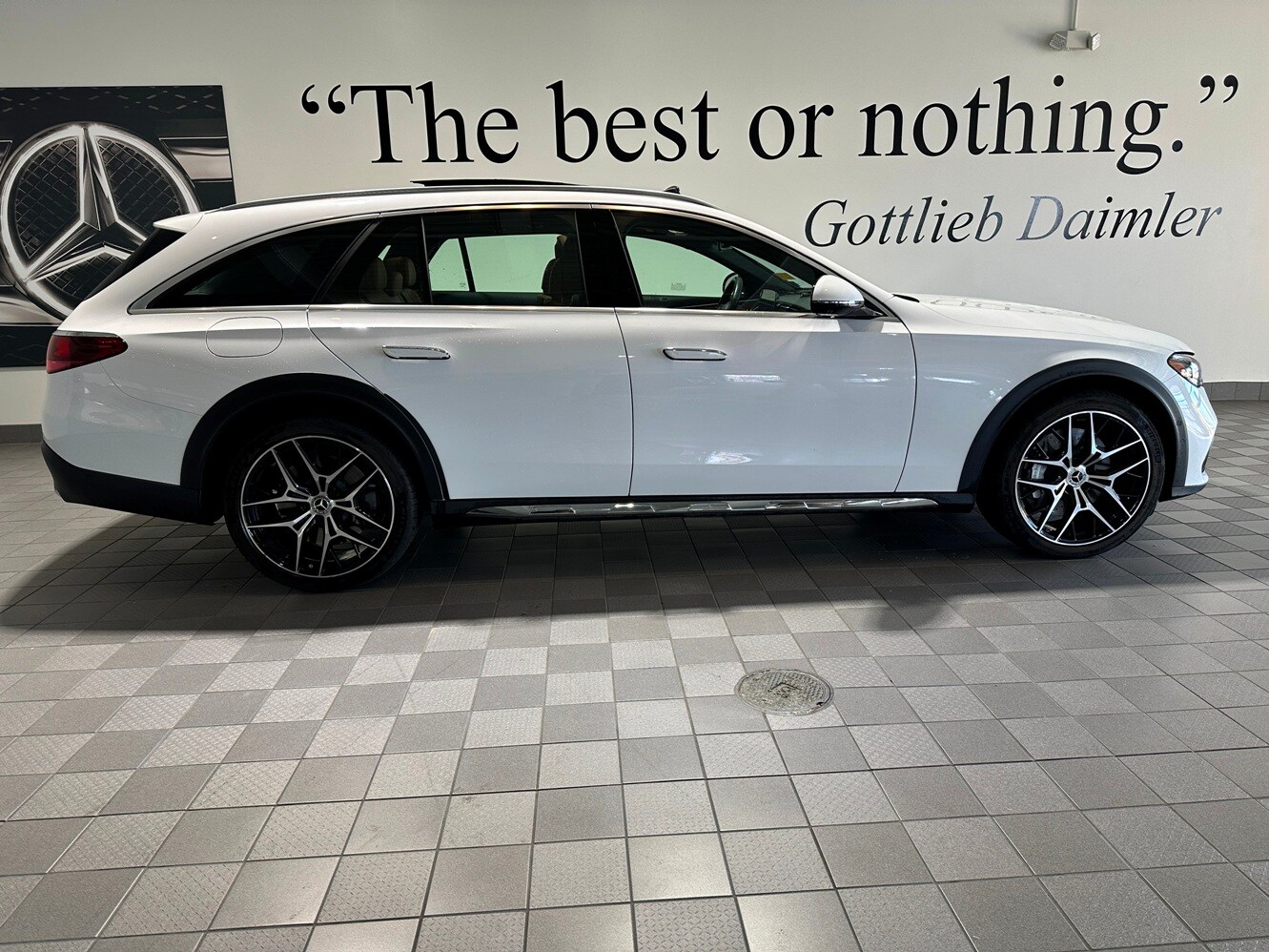 2024 Mercedes Benz E 450 4MATIC Wagon photo 3