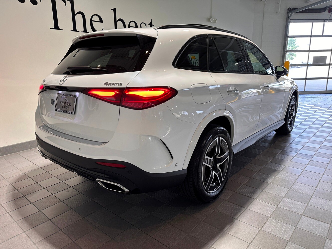 2025 Mercedes Benz GLC 300 4MATIC AMG photo 4