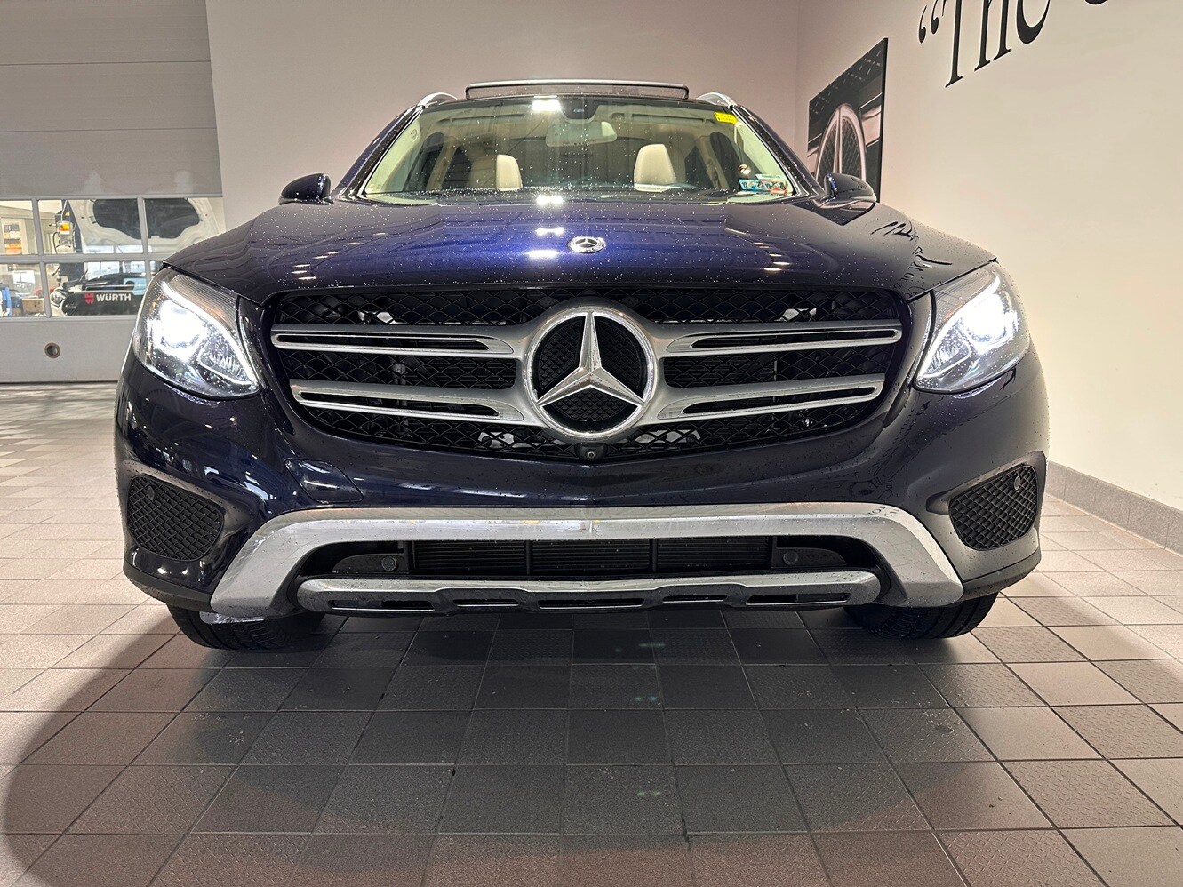 2019 Mercedes Benz GLC 300 4MATIC photo 2