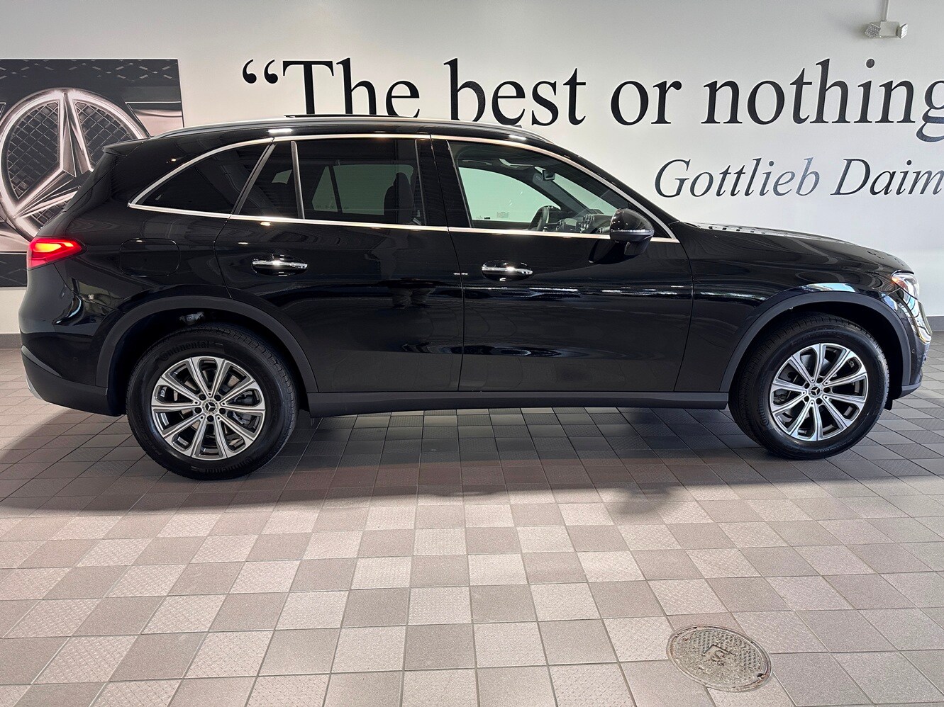 2026 Mercedes Benz GLC 300 4MATIC photo 2