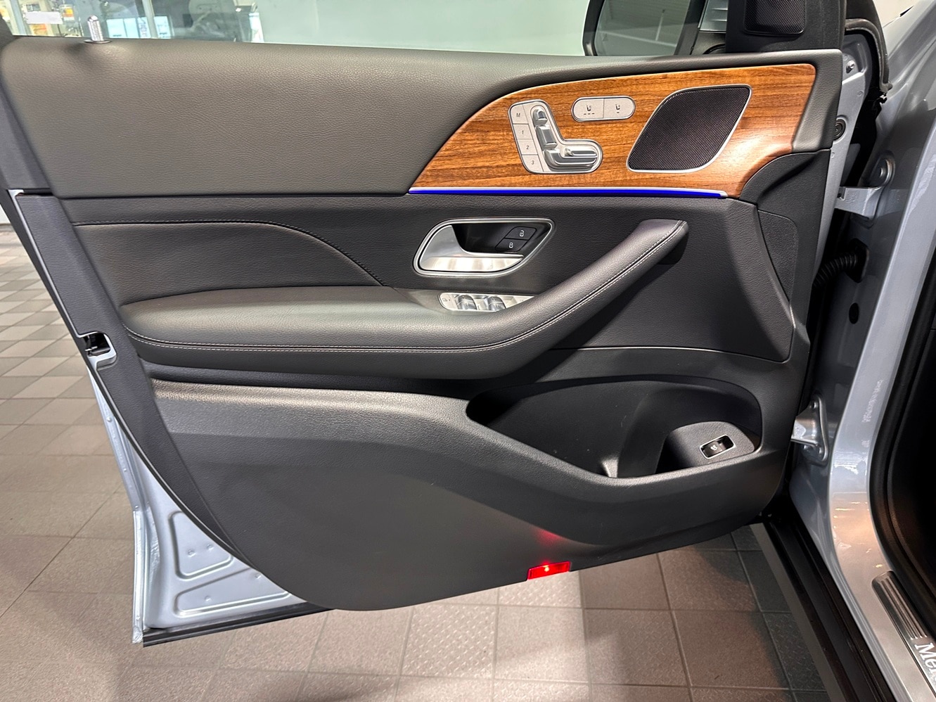 2025 Mercedes-Benz GLE GLE350 - Photo 11