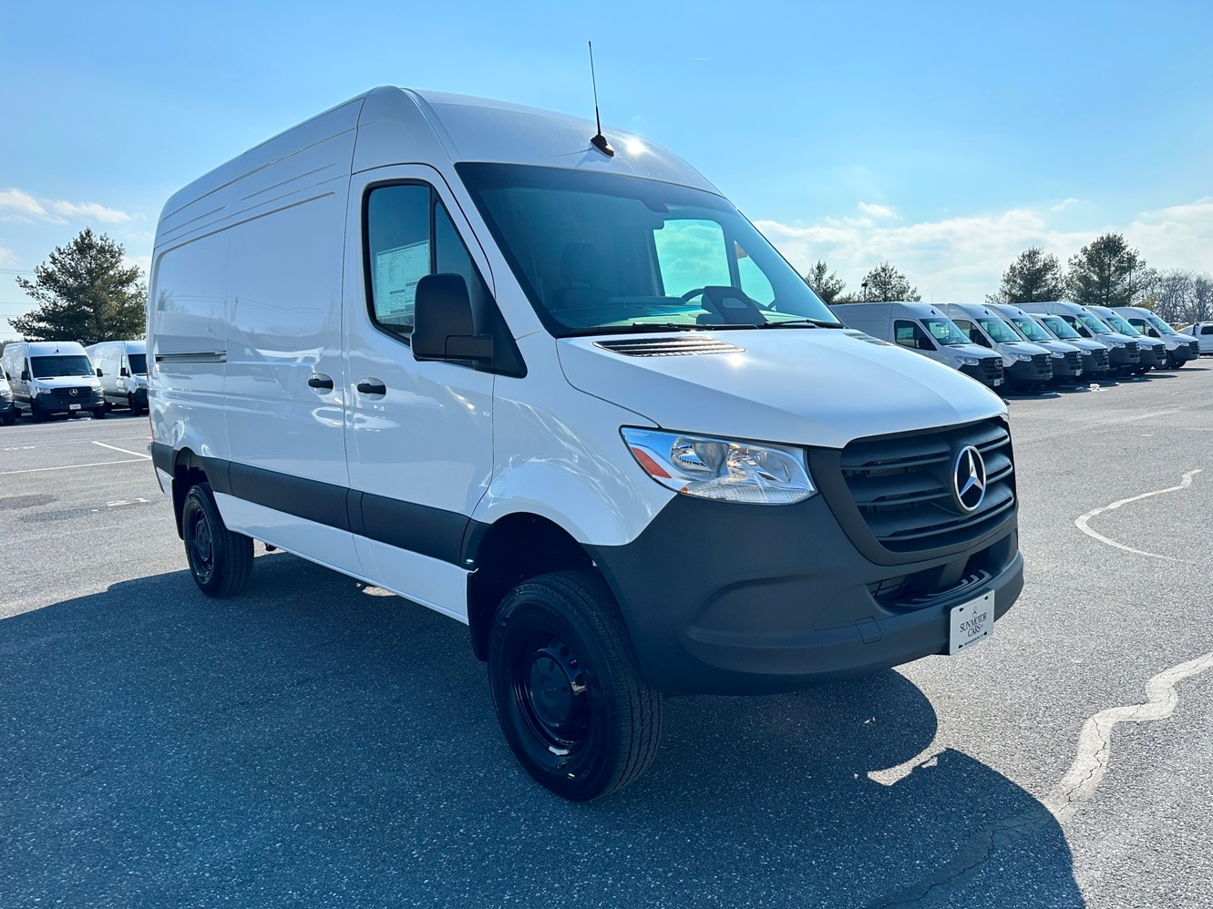 2025 Mercedes-Benz Sprinter 2500 144 WB HO Standard Roof 4x4's photo